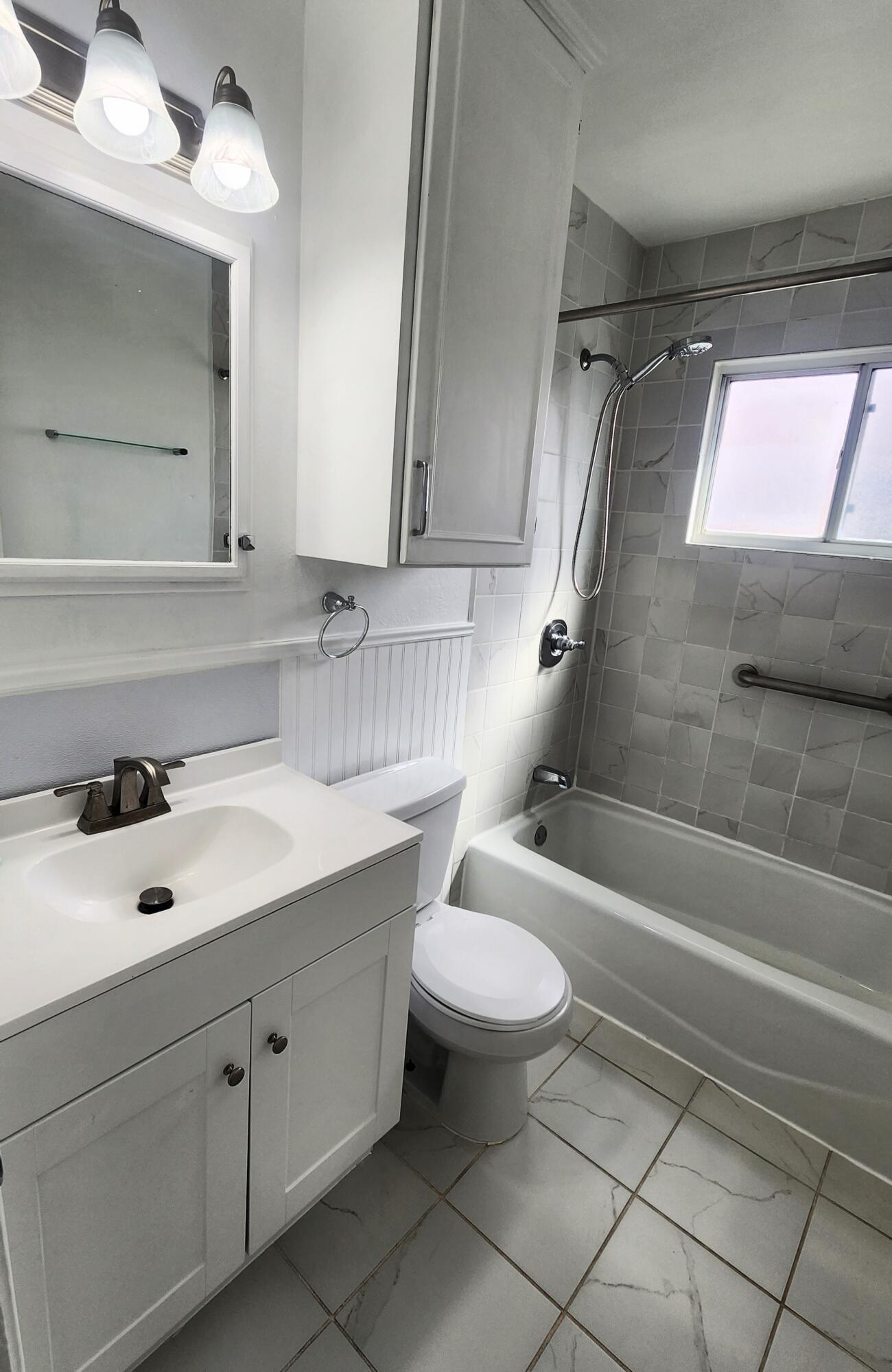 429 W MANANA Boulevard