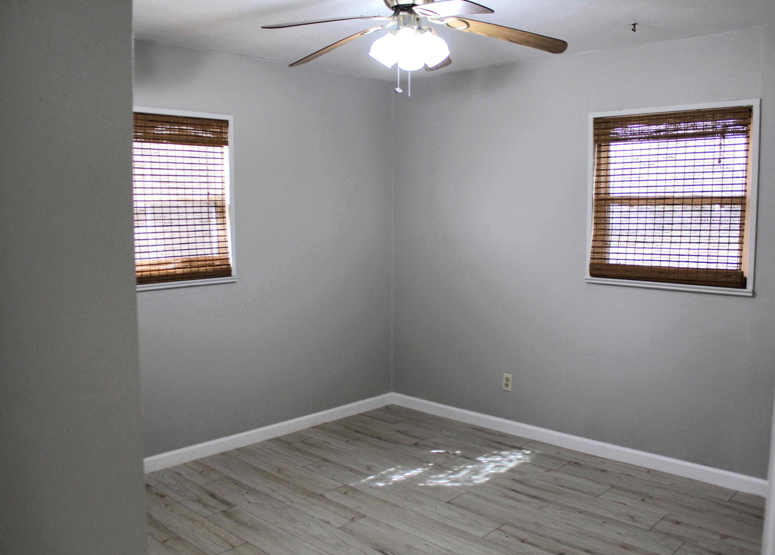 429 W MANANA Boulevard