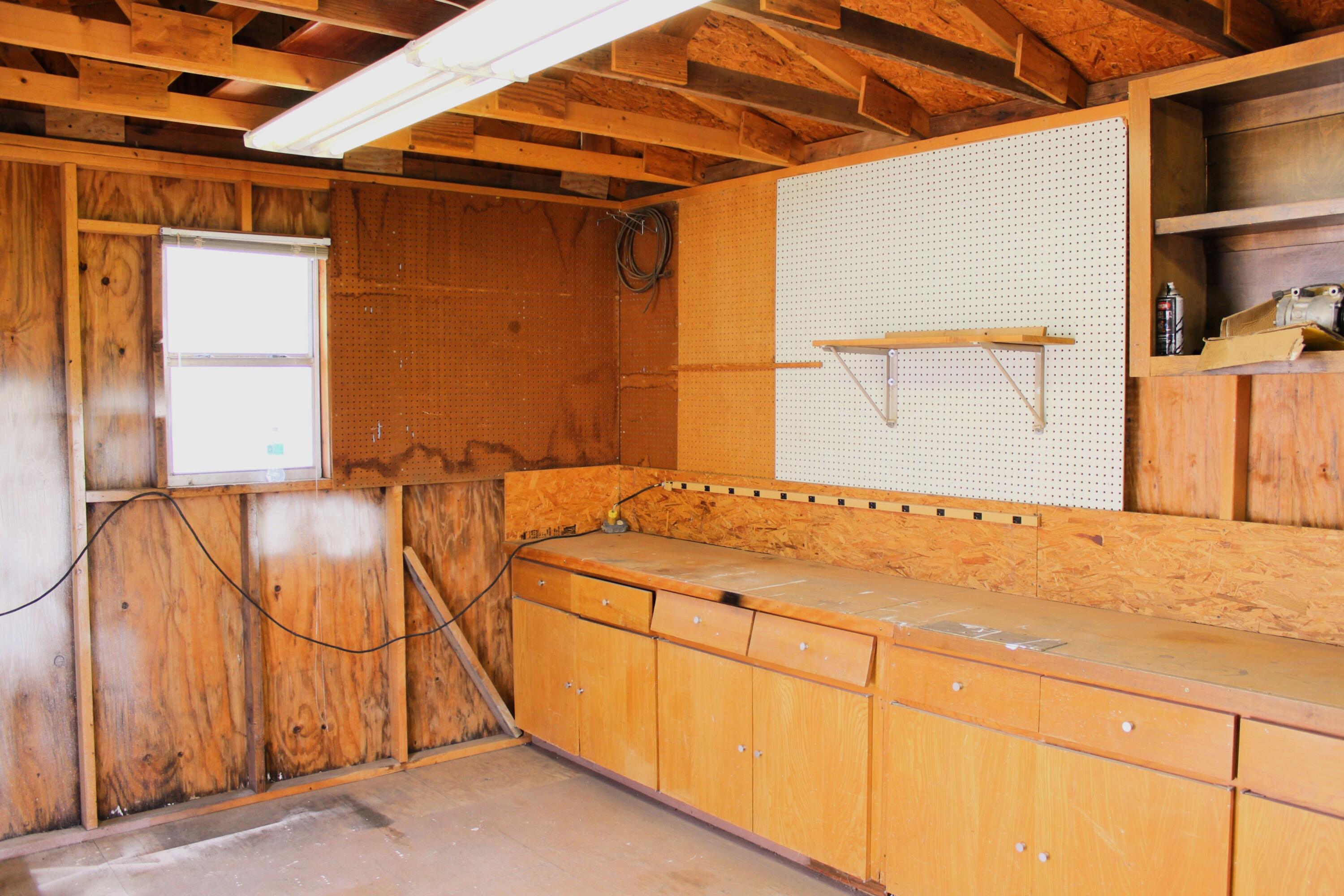 429 W MANANA Boulevard