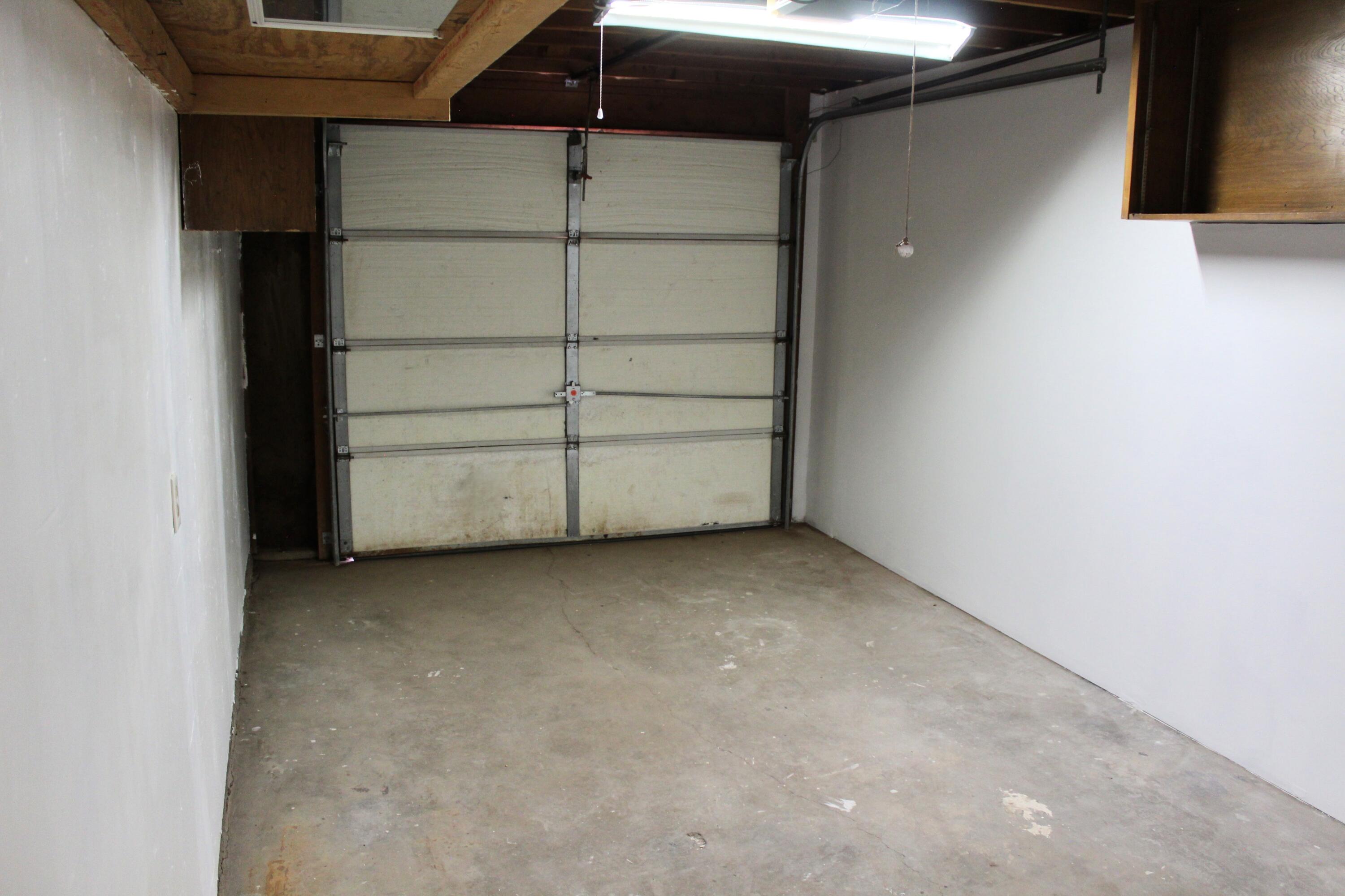 429 W MANANA Boulevard