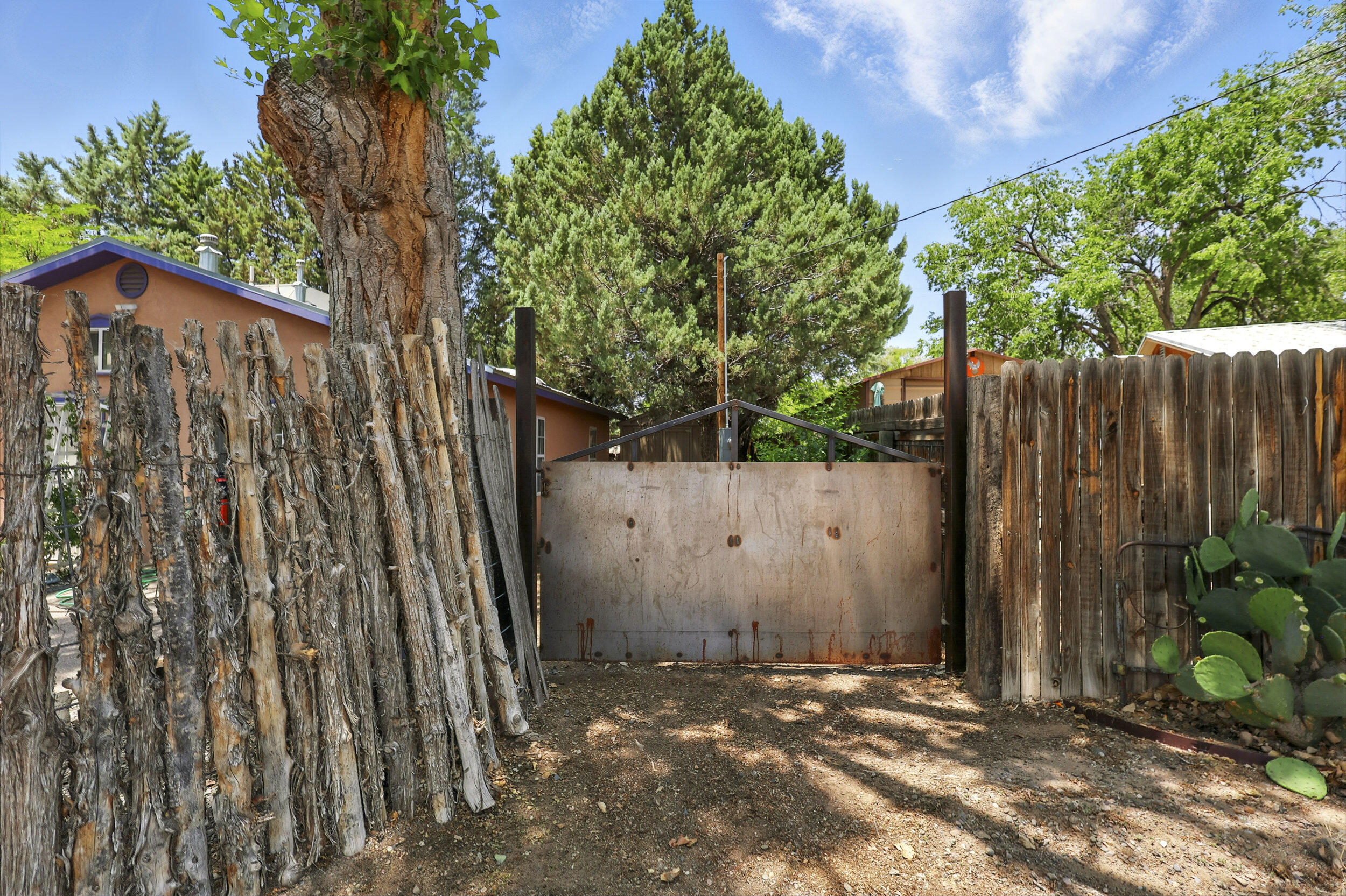 135 B SICHLER Road SW