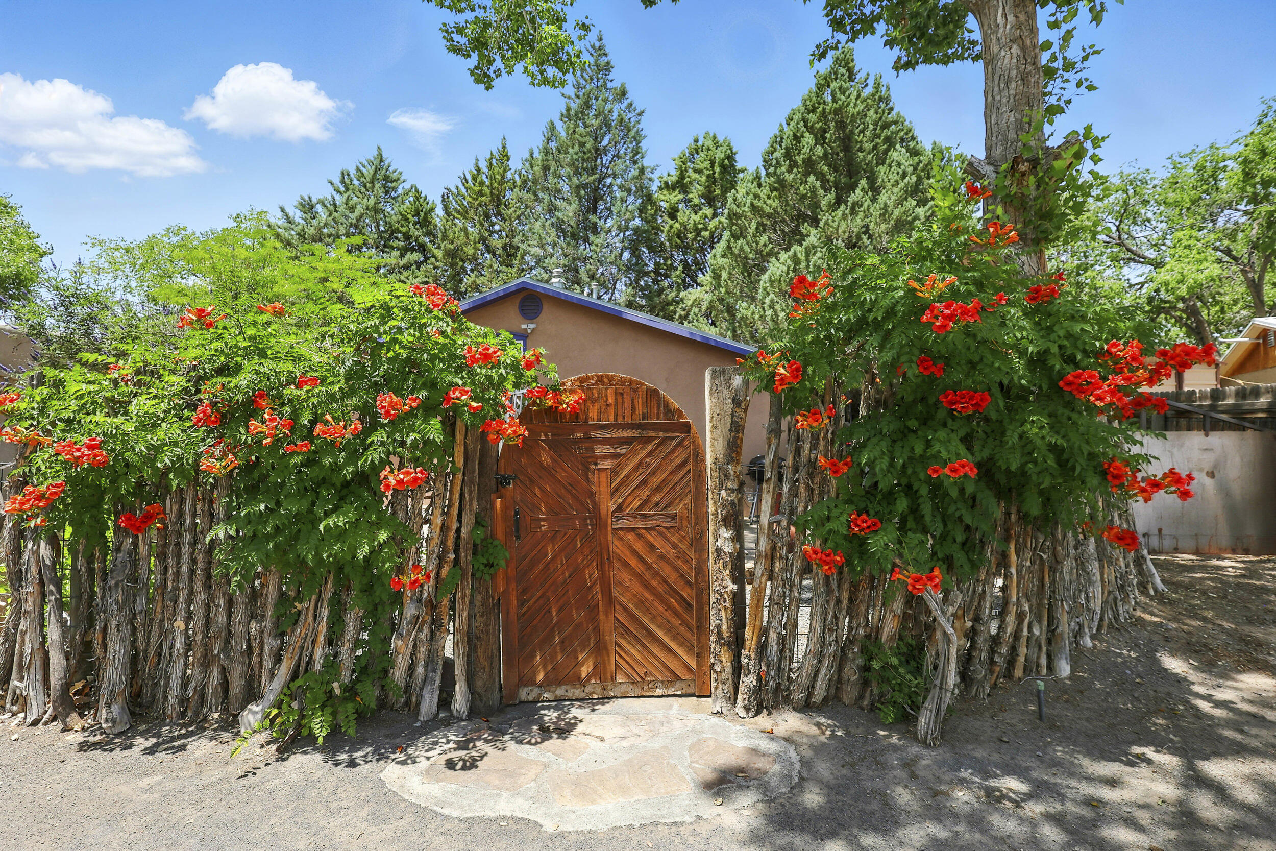 135 B SICHLER Road SW