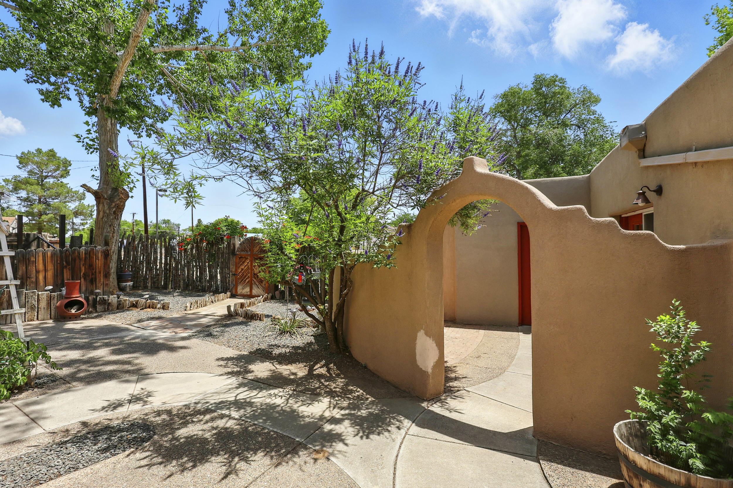 135 B SICHLER Road SW