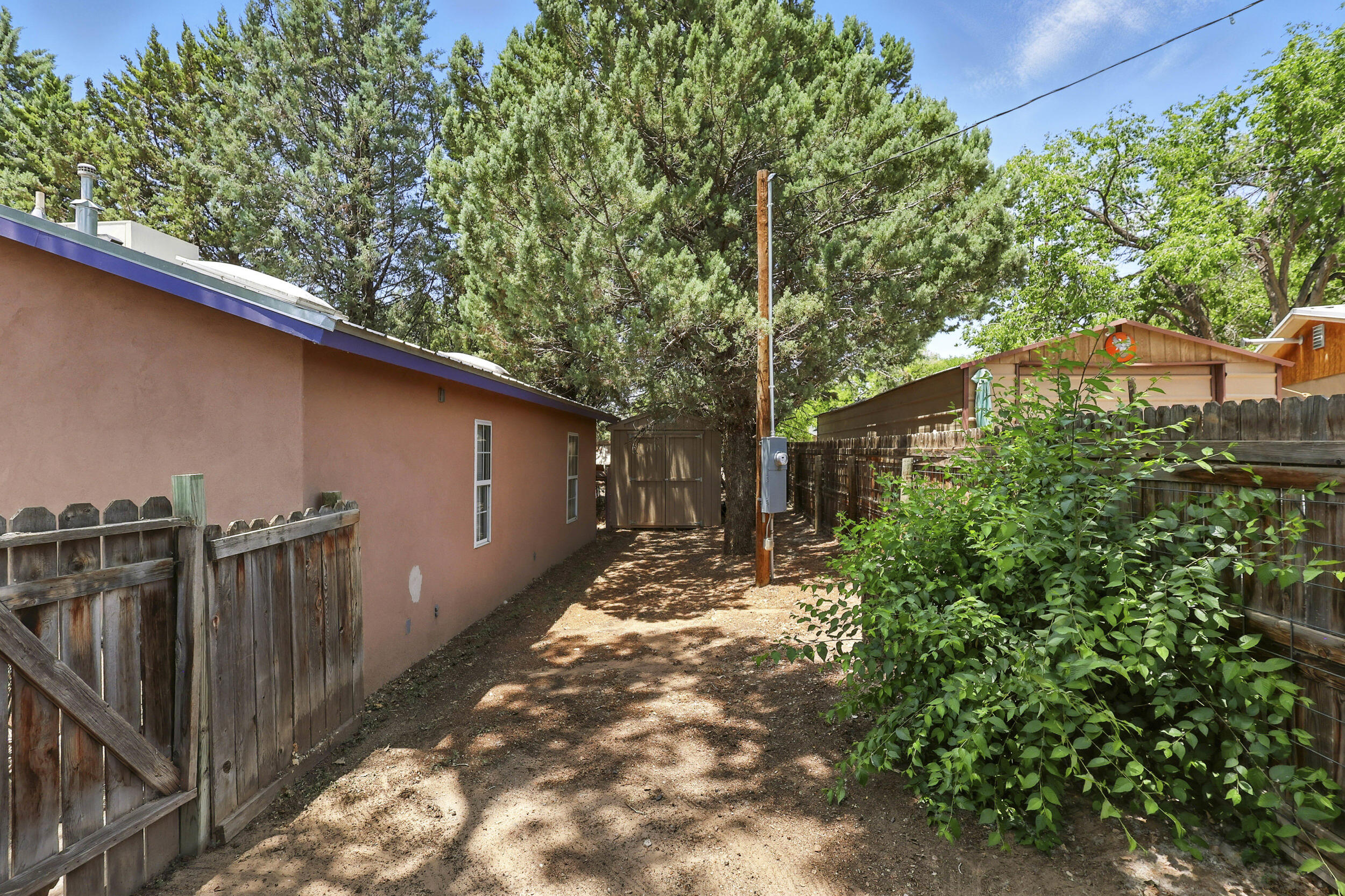 135 B SICHLER Road SW