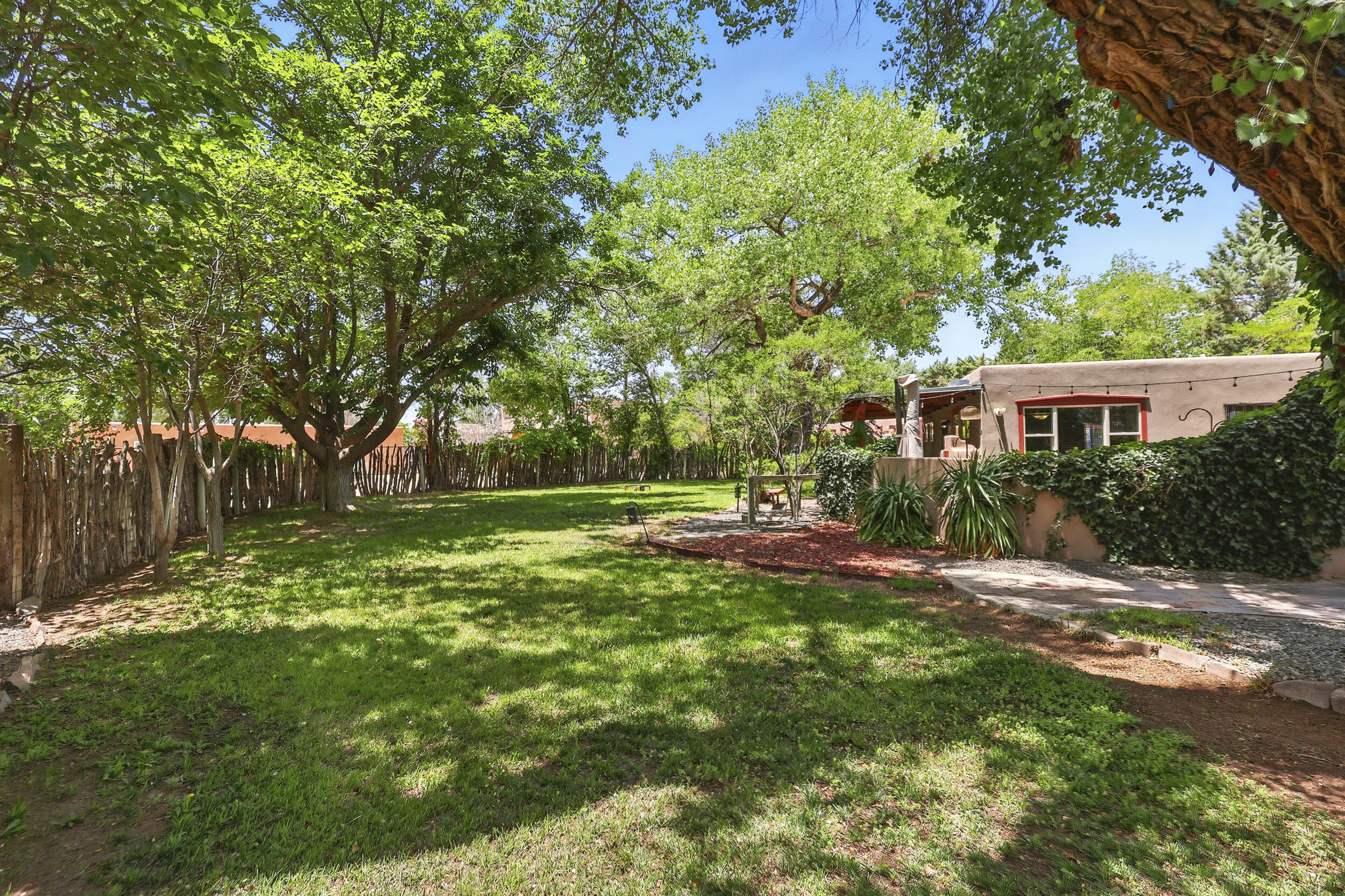 135 B SICHLER Road SW