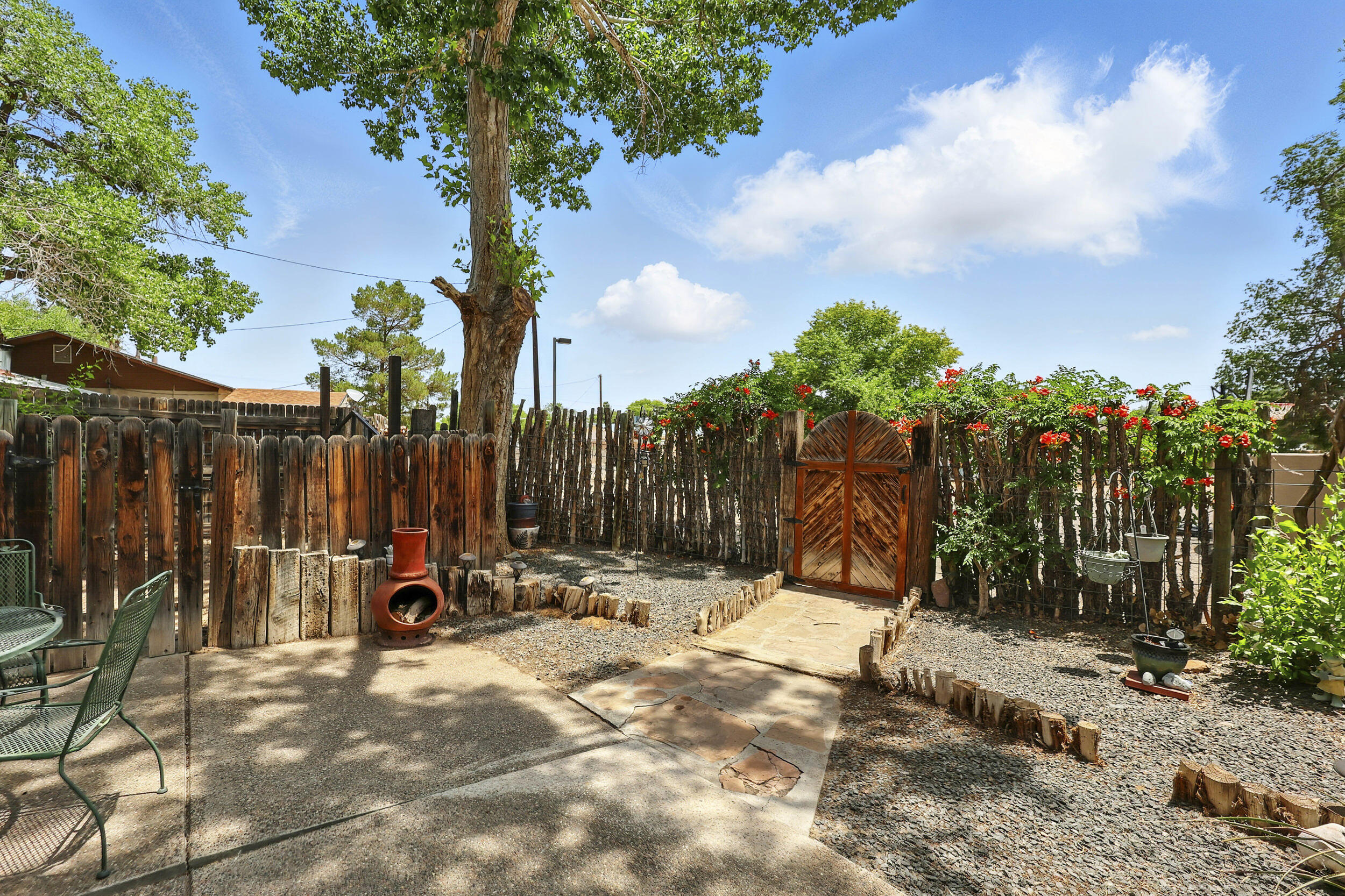 135 B SICHLER Road SW