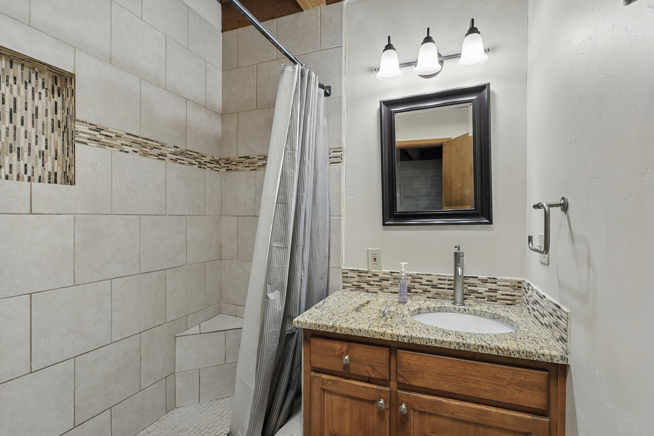 135 B SICHLER Road SW