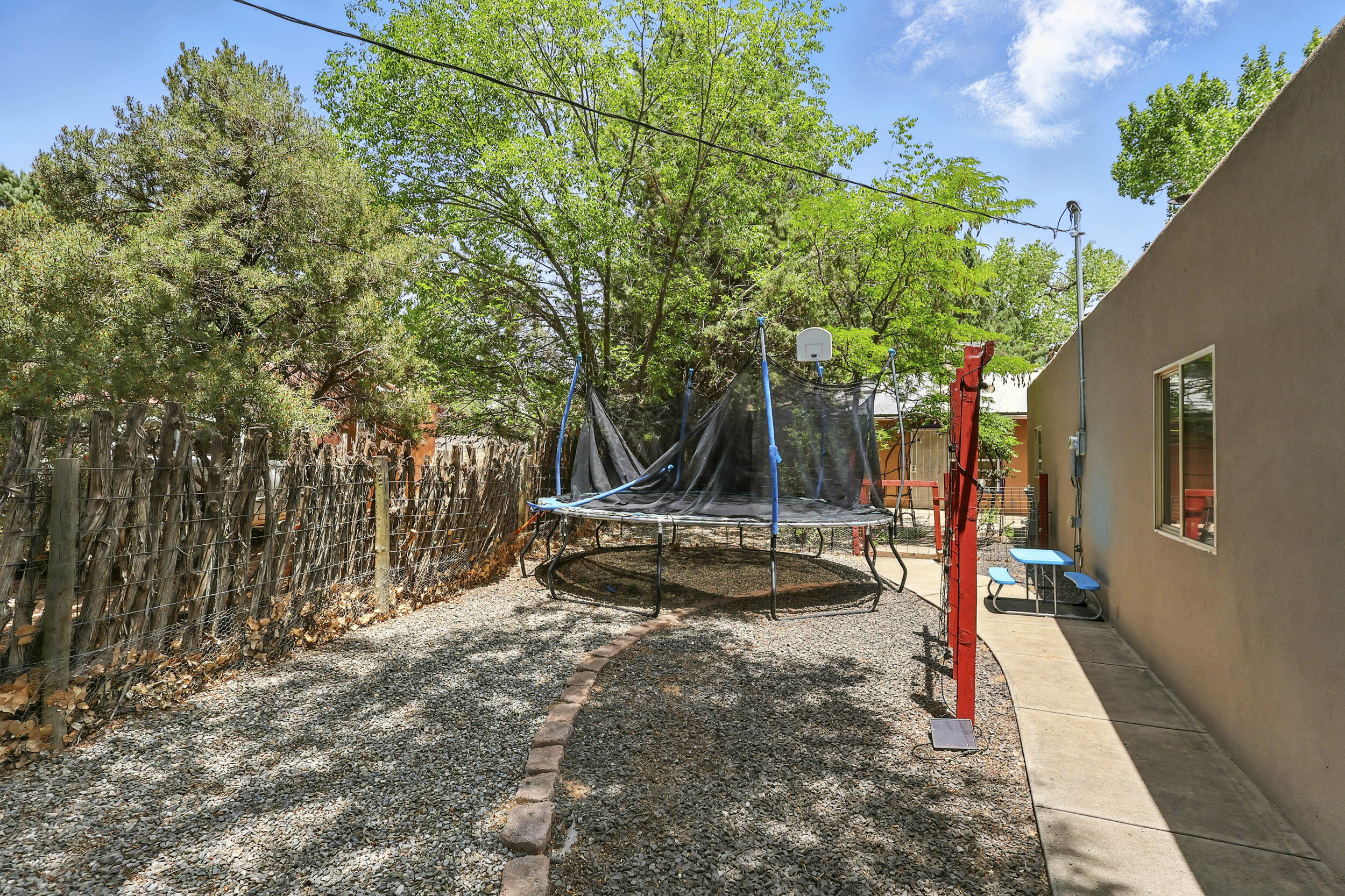 135 B SICHLER Road SW