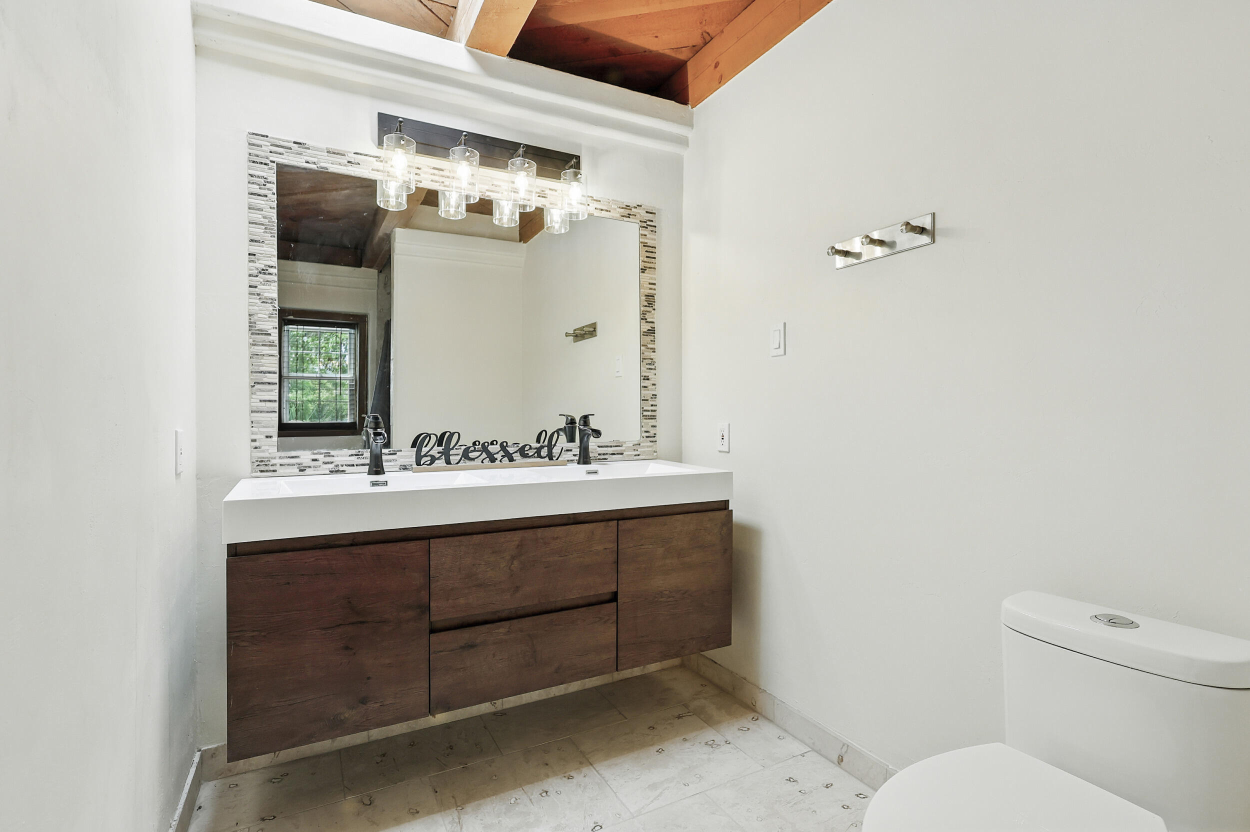 135 B SICHLER Road SW