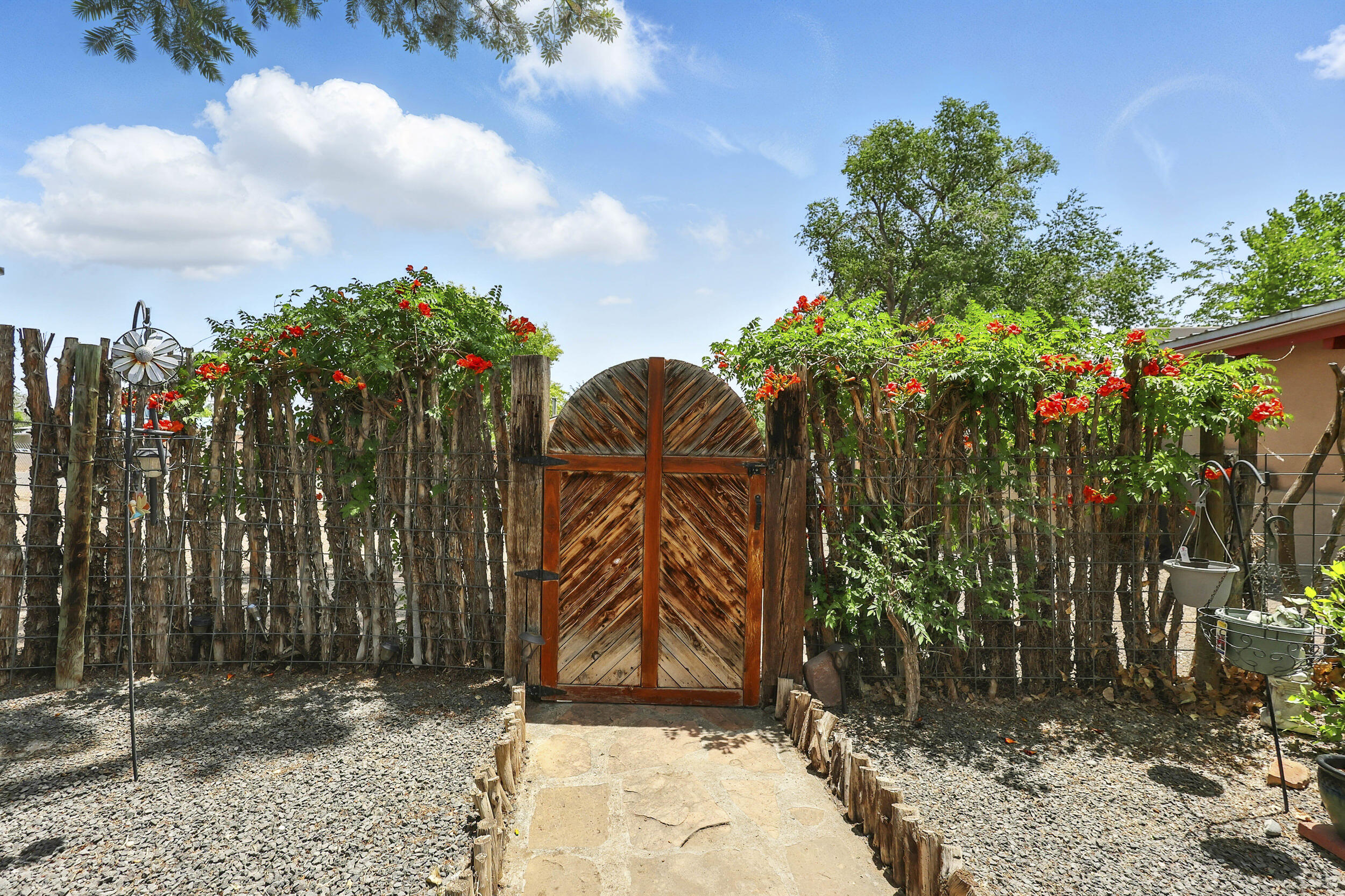 135 B SICHLER Road SW