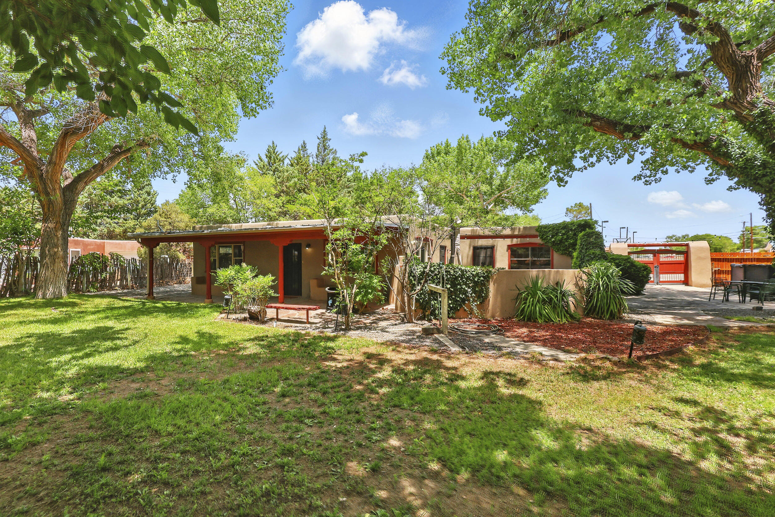 135 B SICHLER Road SW