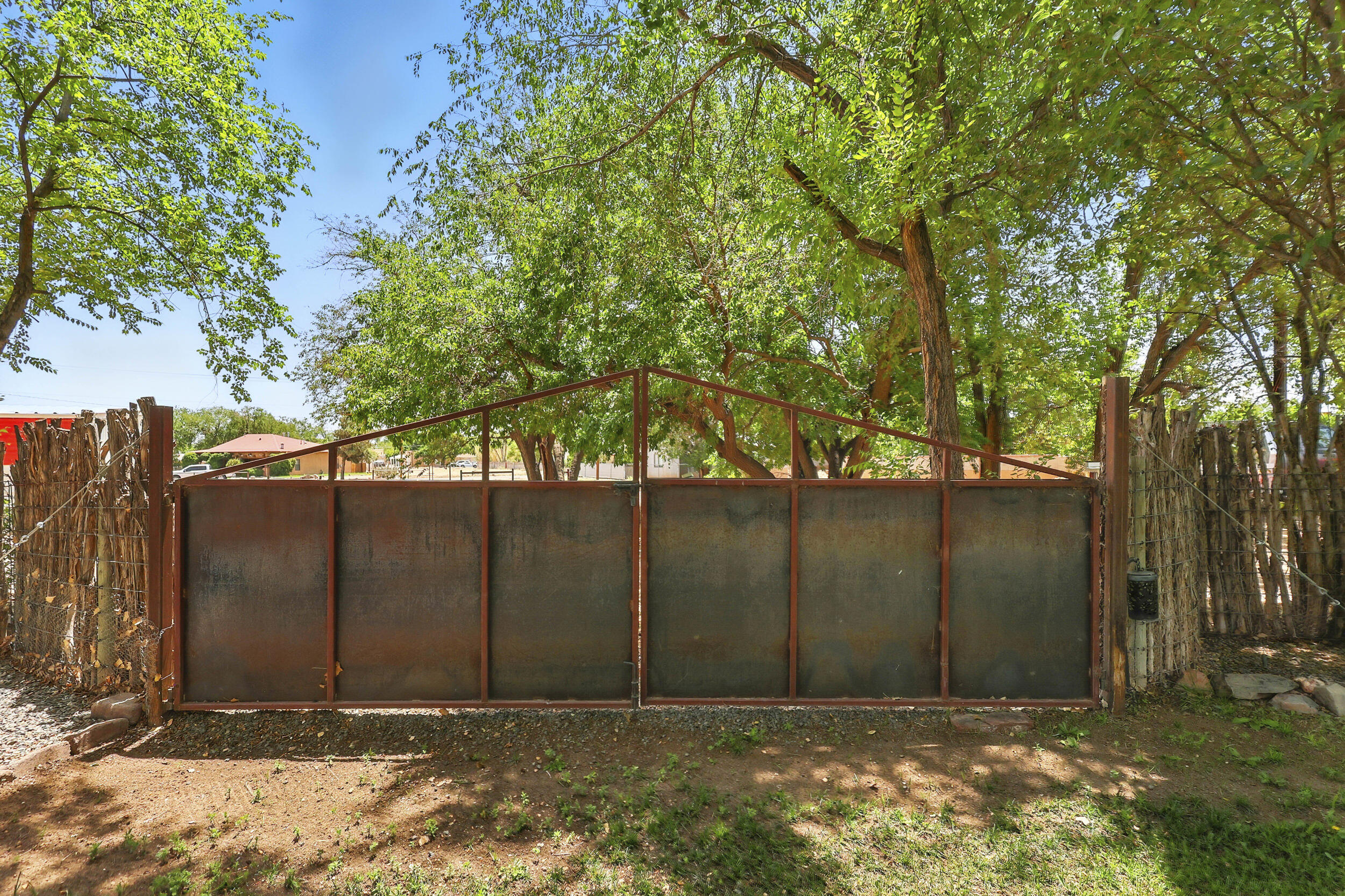 135 B SICHLER Road SW