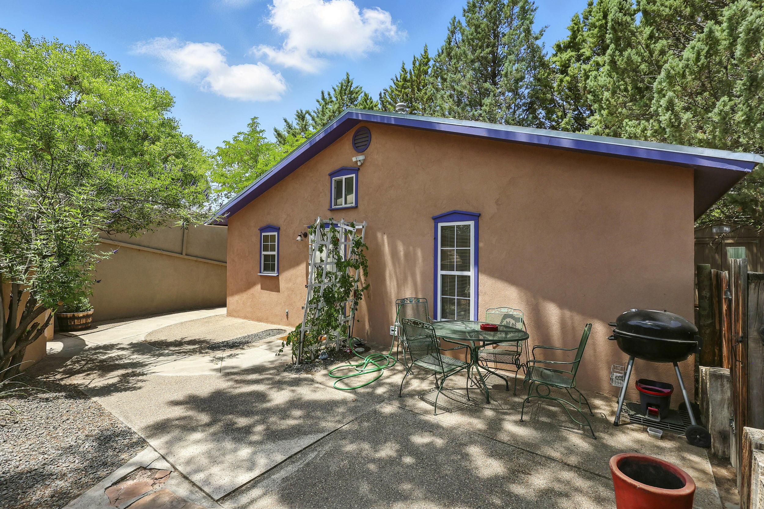 135 B SICHLER Road SW