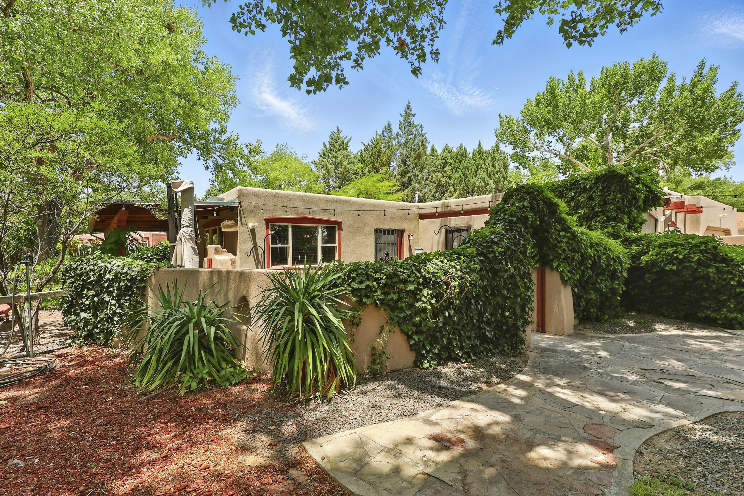 135 B SICHLER Road SW