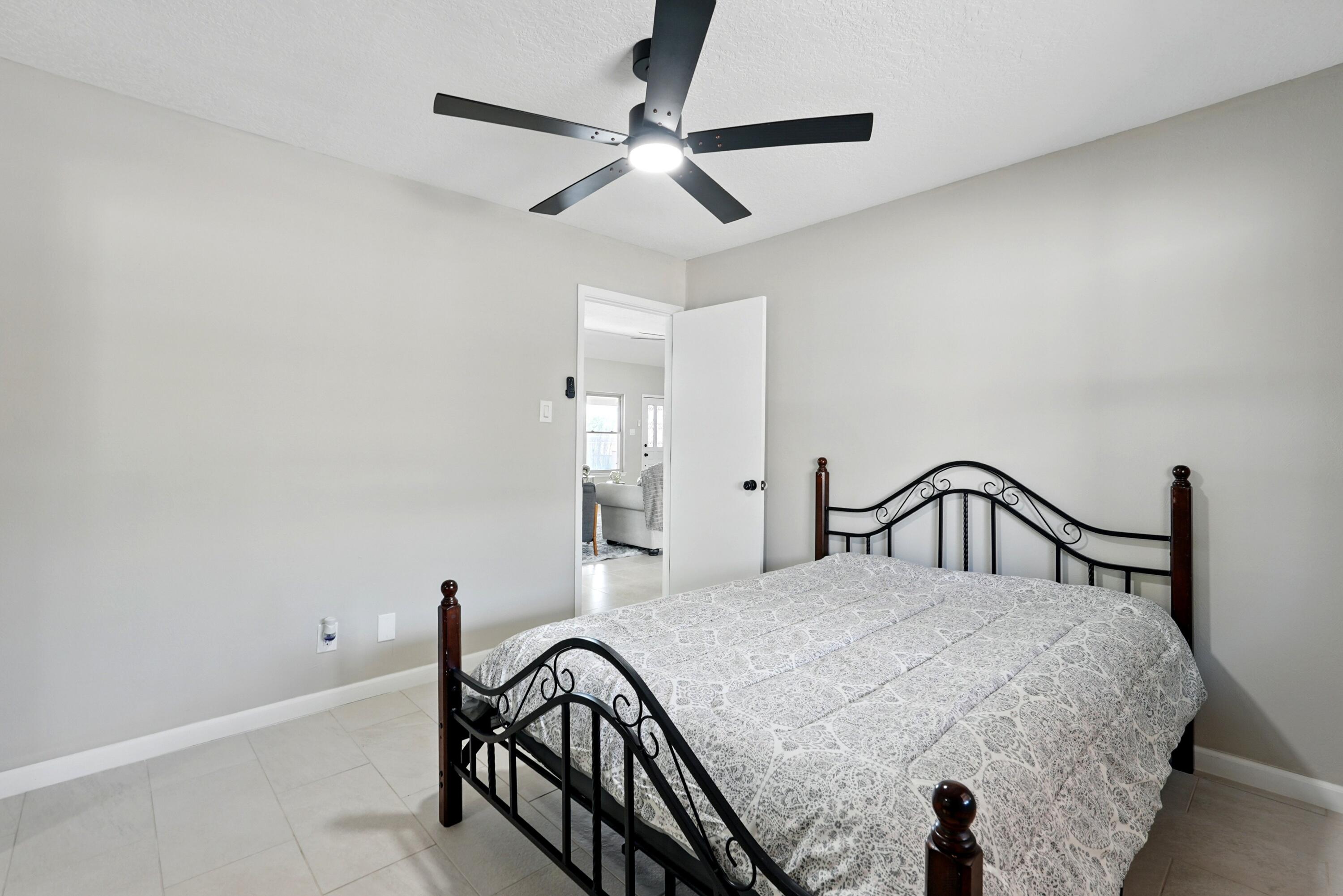 60 PHEASANT HILL Drive NE