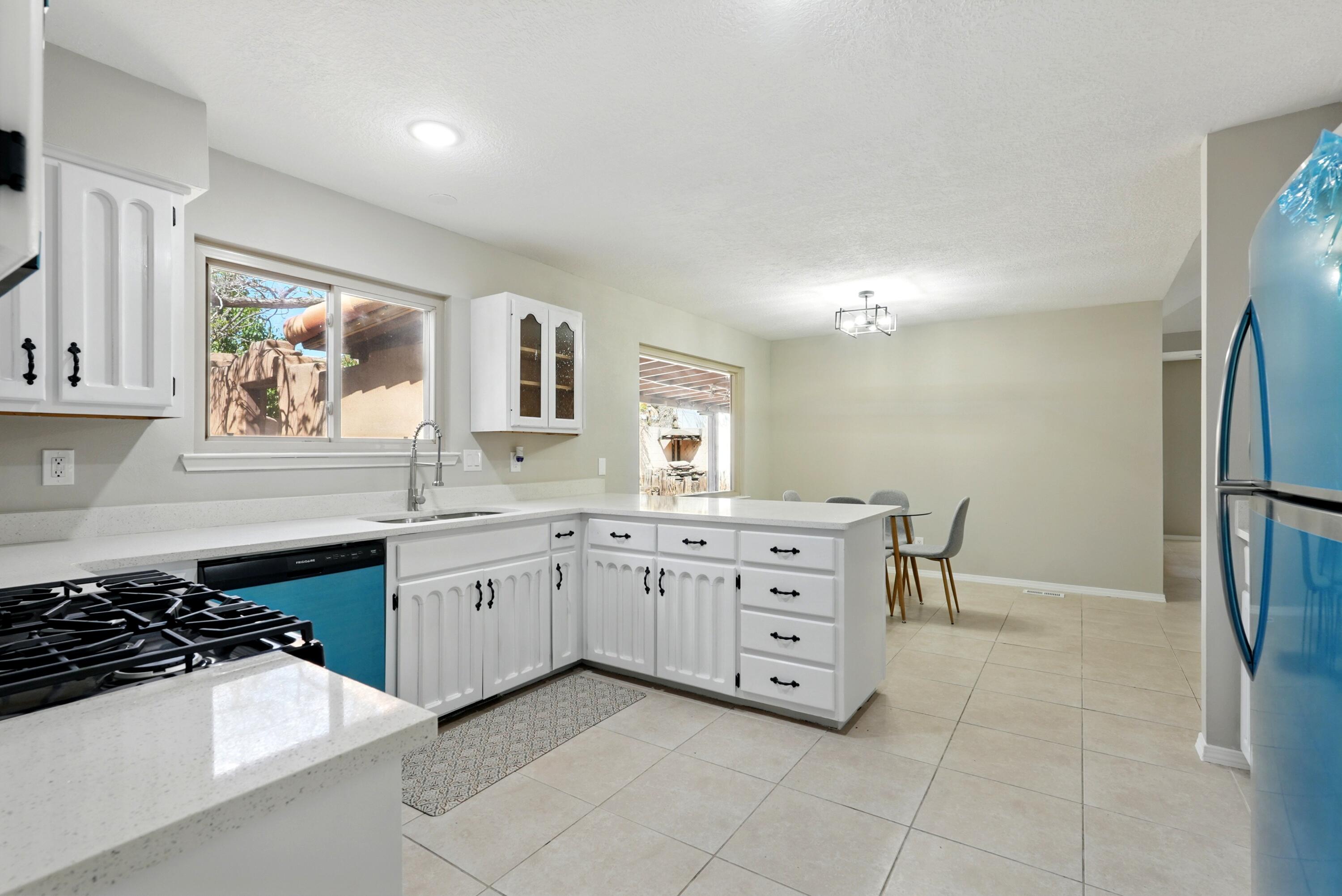 60 PHEASANT HILL Drive NE