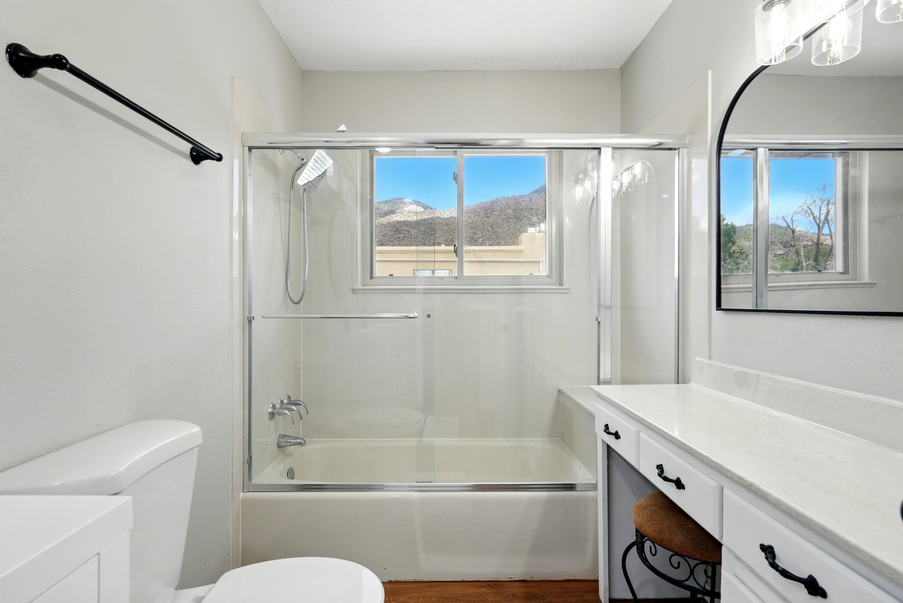 60 PHEASANT HILL Drive NE