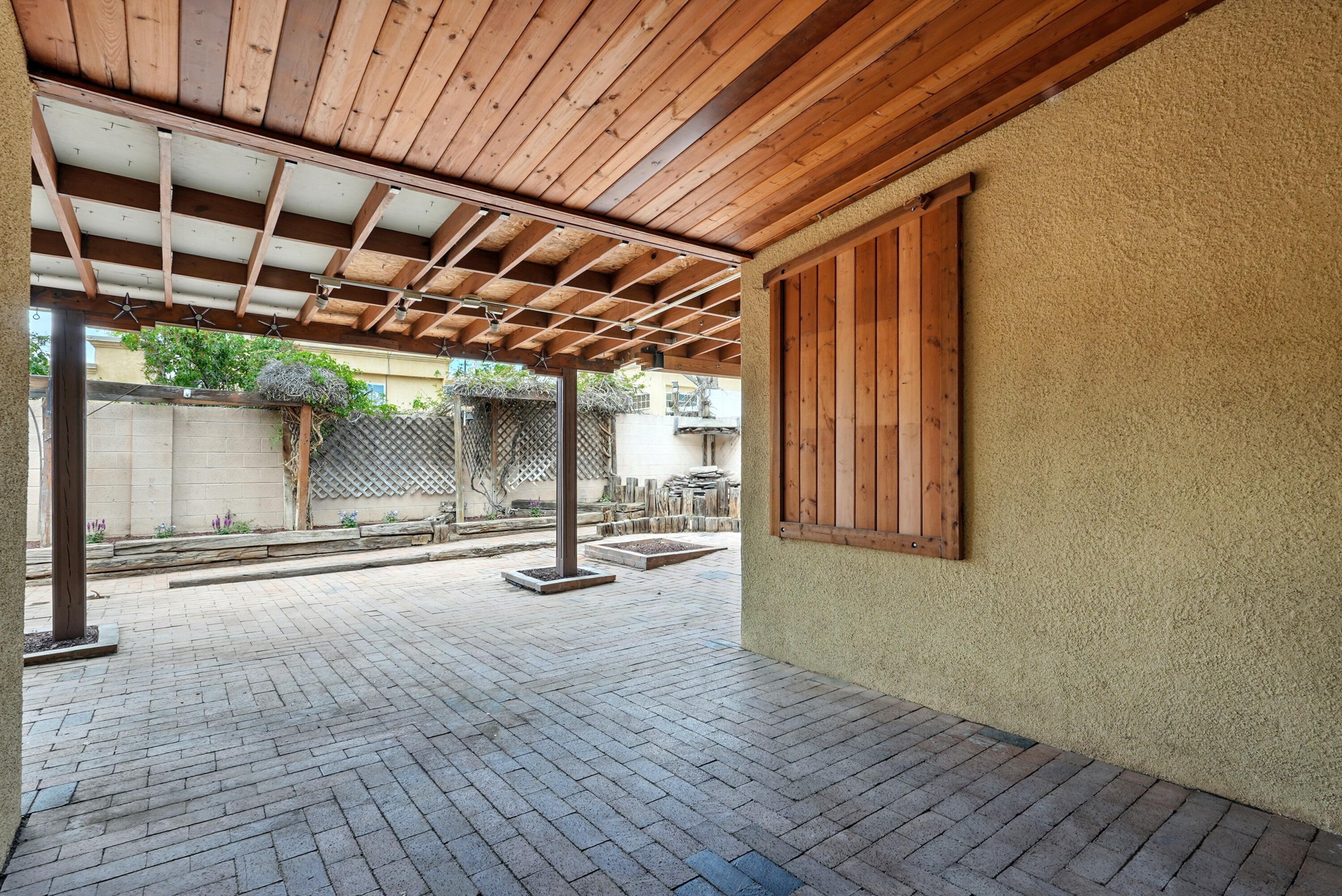 60 PHEASANT HILL Drive NE