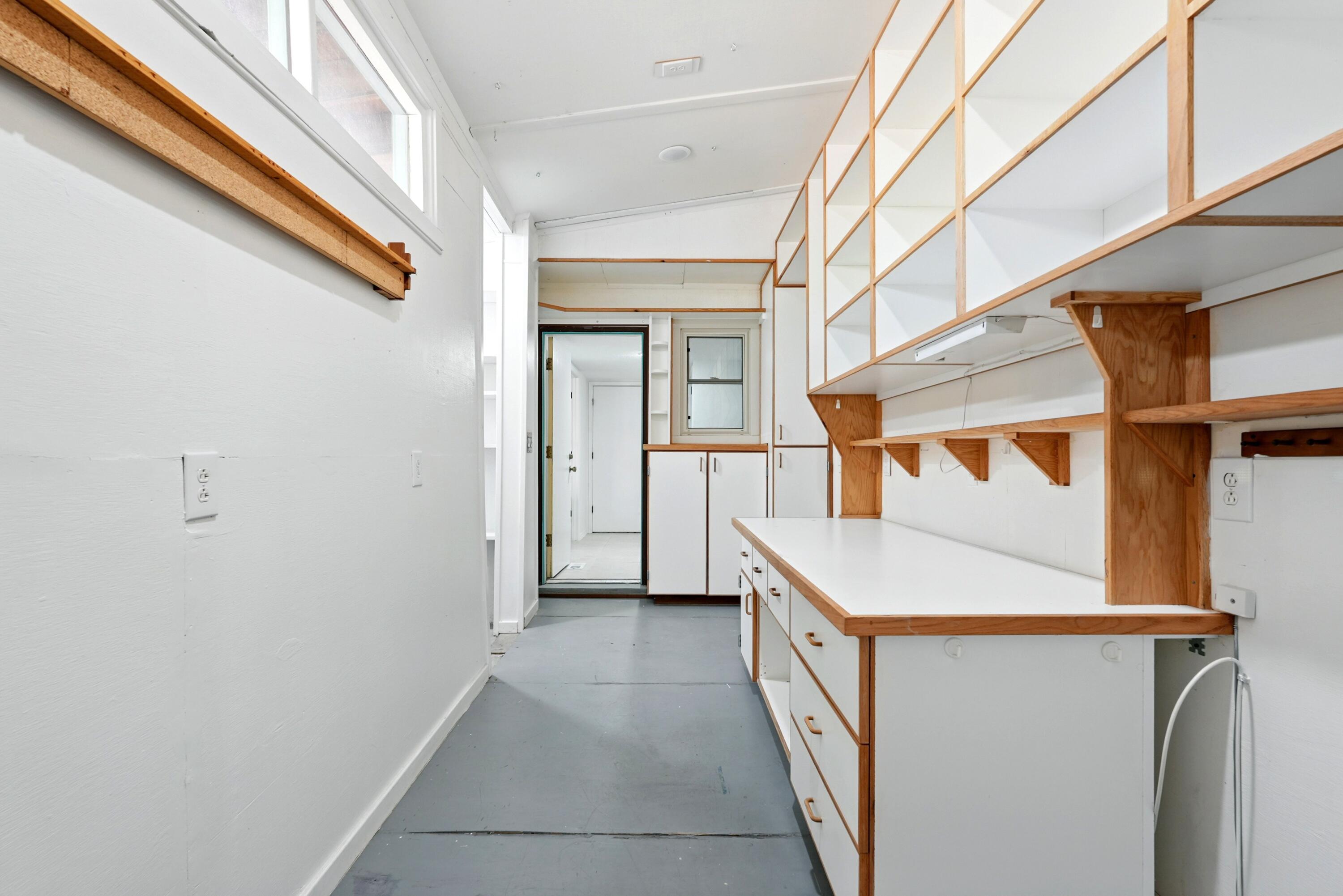 60 PHEASANT HILL Drive NE