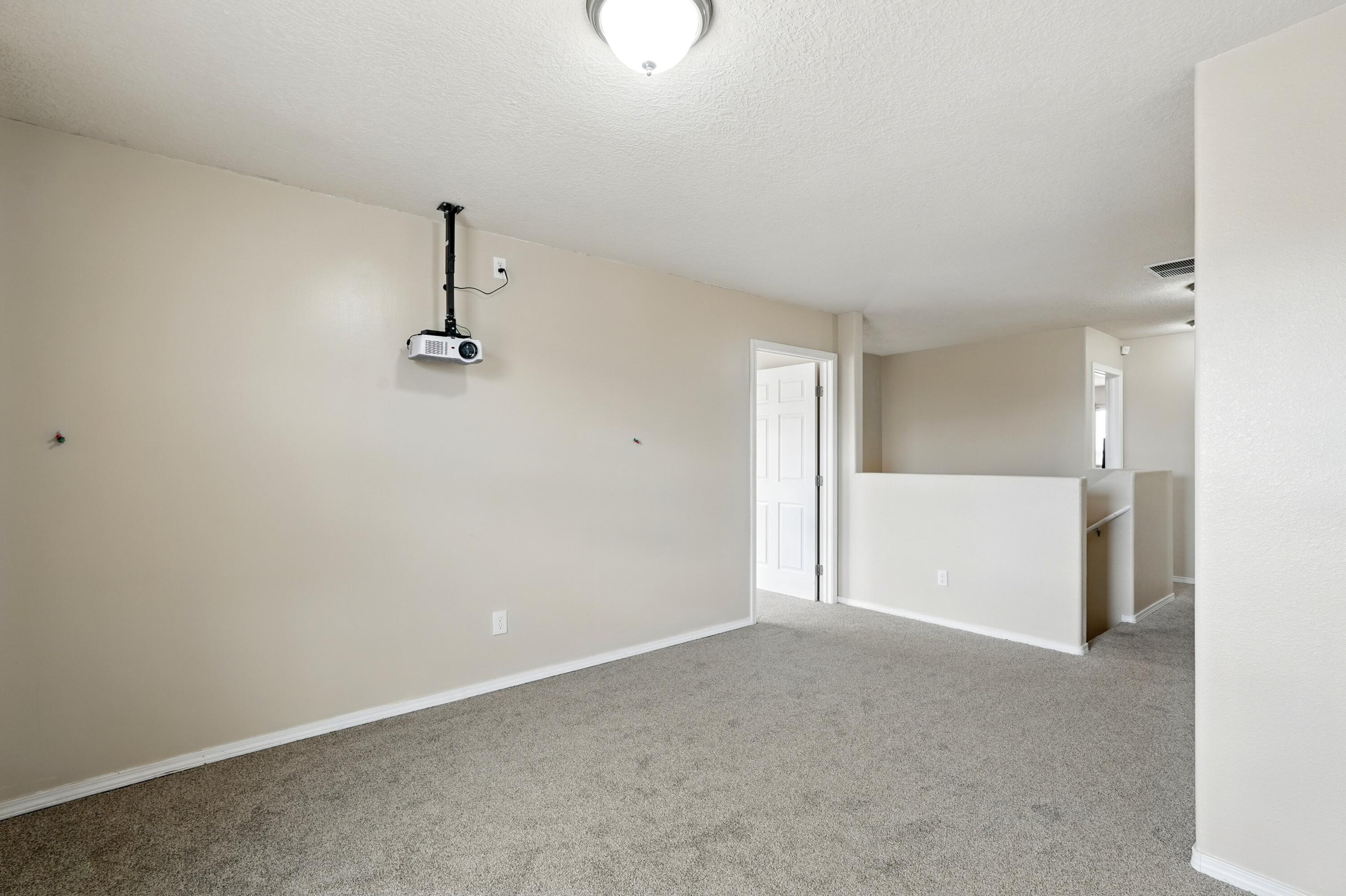 3615 BUCKSKIN Loop NE