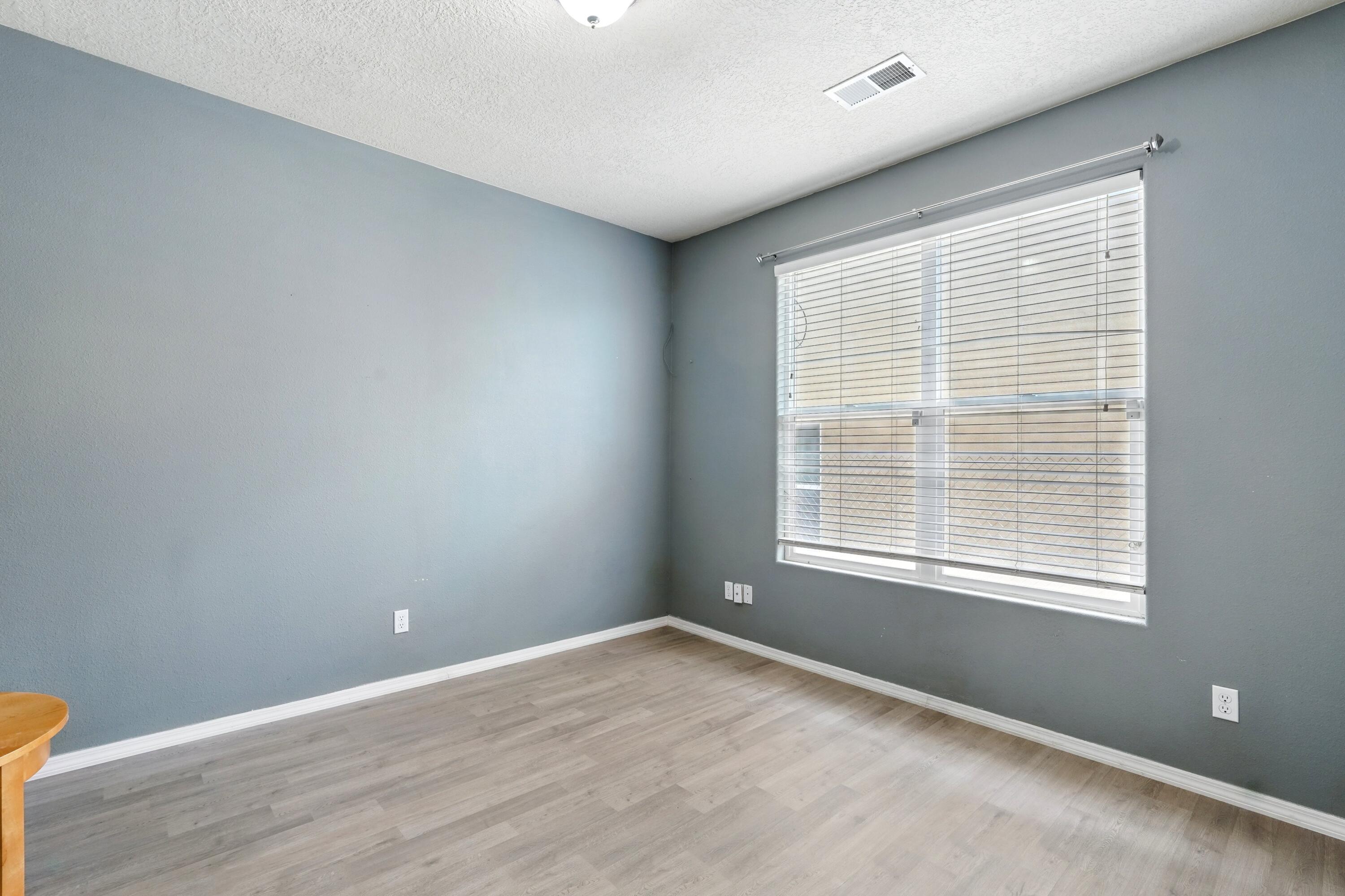 3615 BUCKSKIN Loop NE