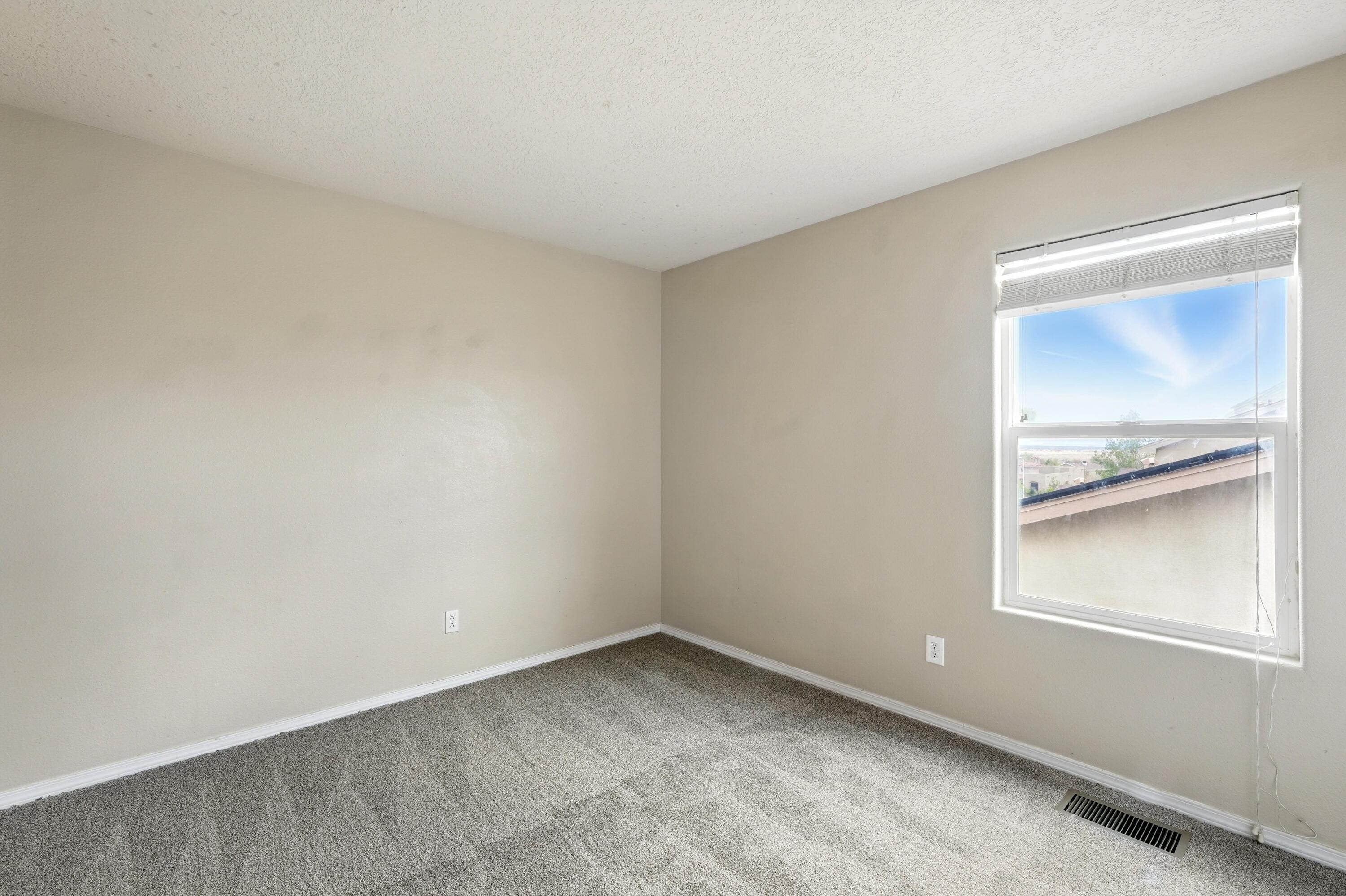 3615 BUCKSKIN Loop NE