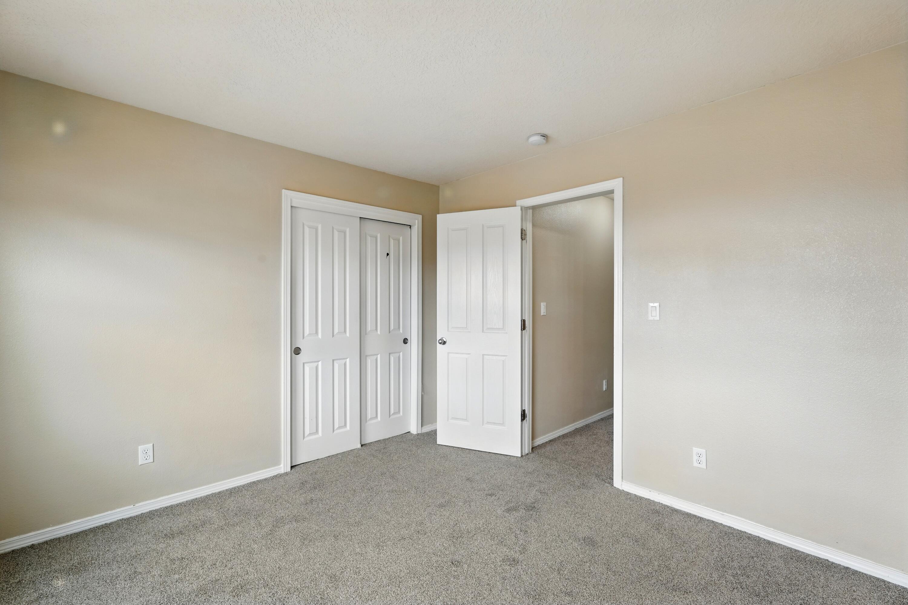 3615 BUCKSKIN Loop NE