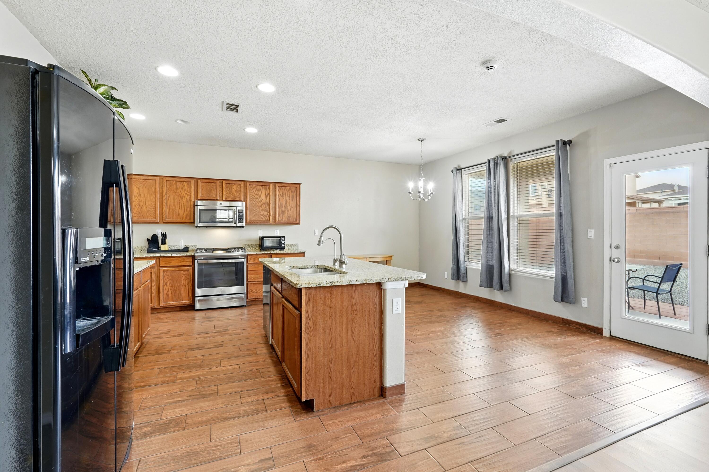 3615 BUCKSKIN Loop NE