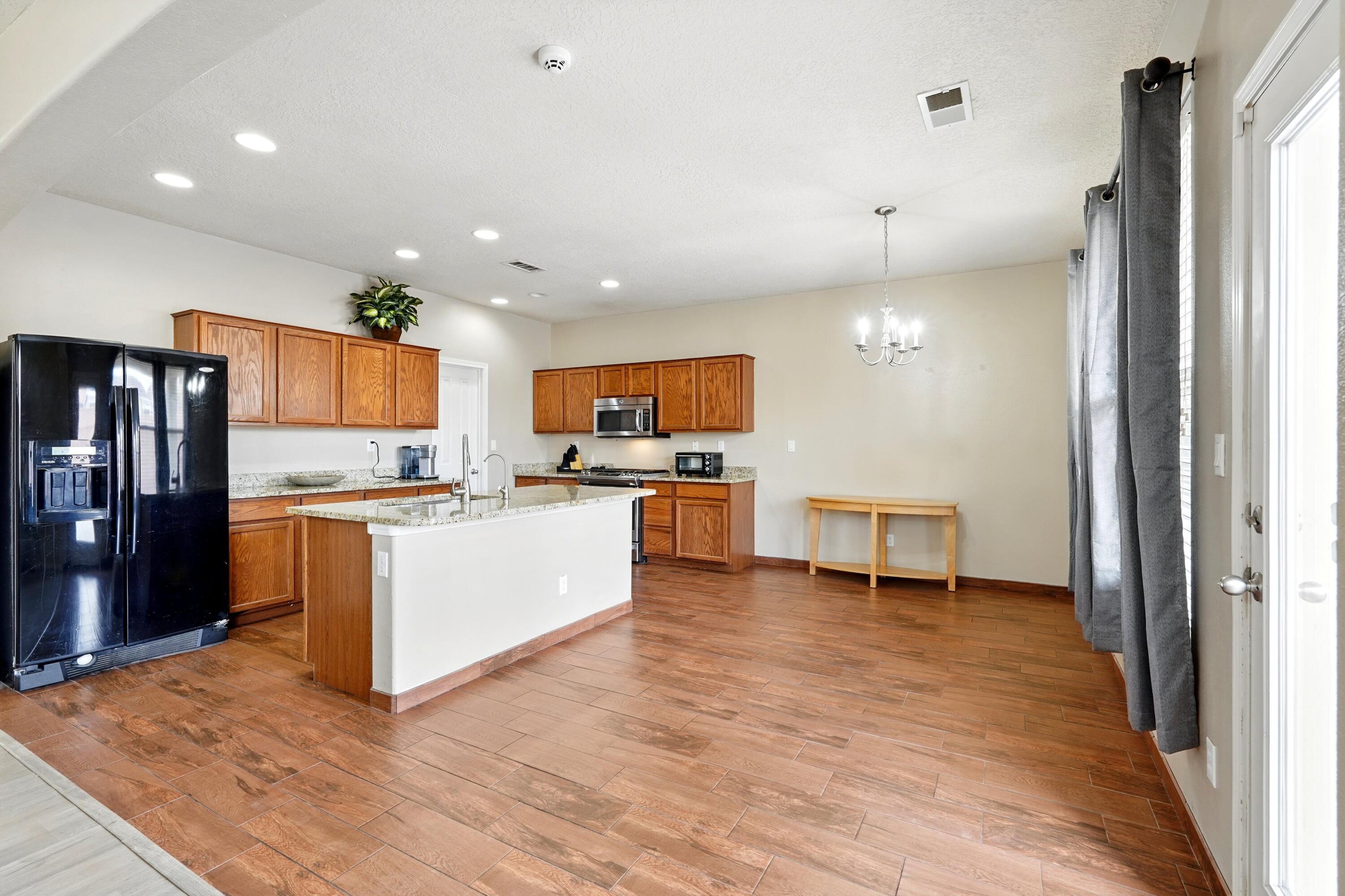 3615 BUCKSKIN Loop NE