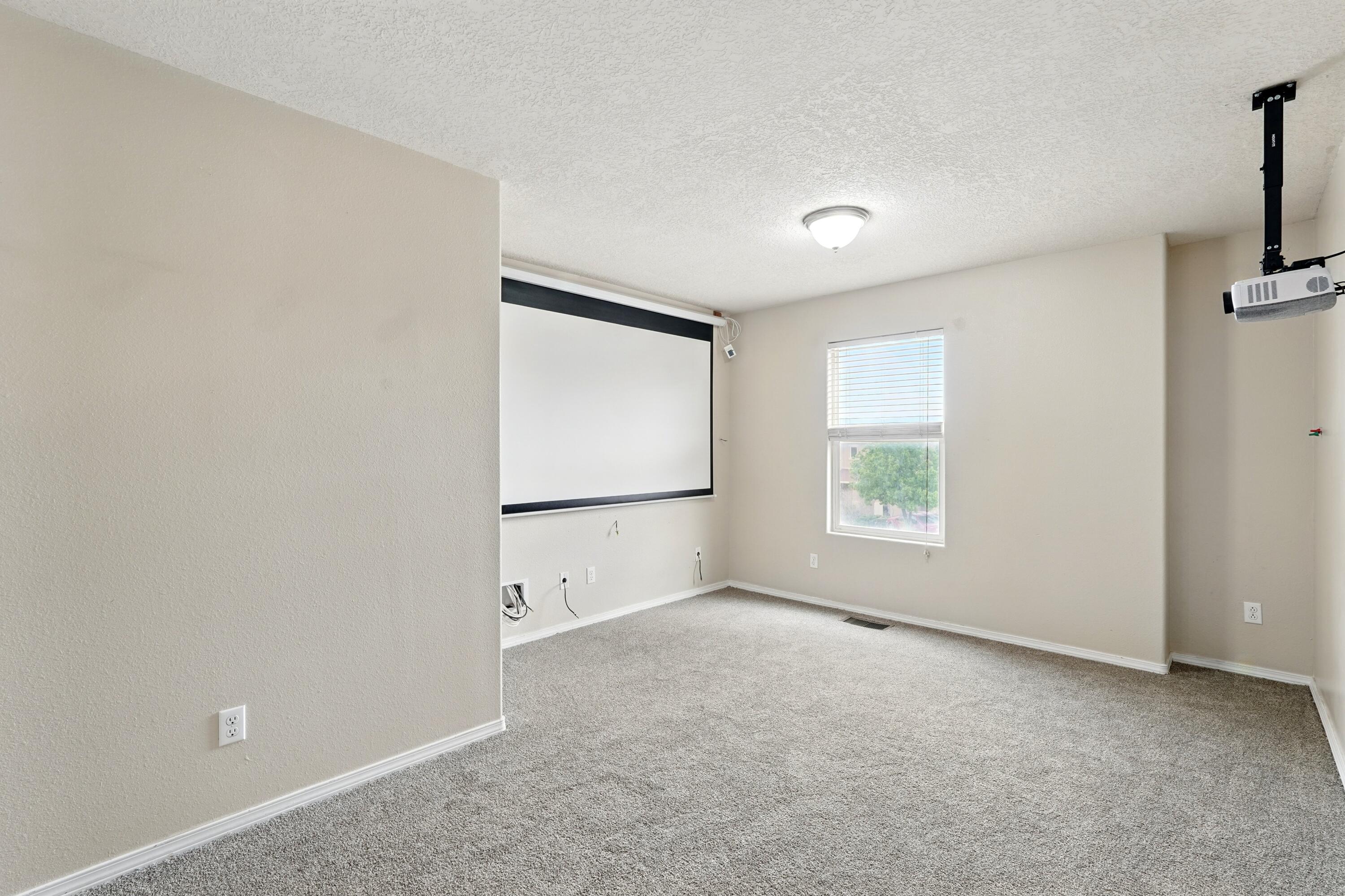 3615 BUCKSKIN Loop NE