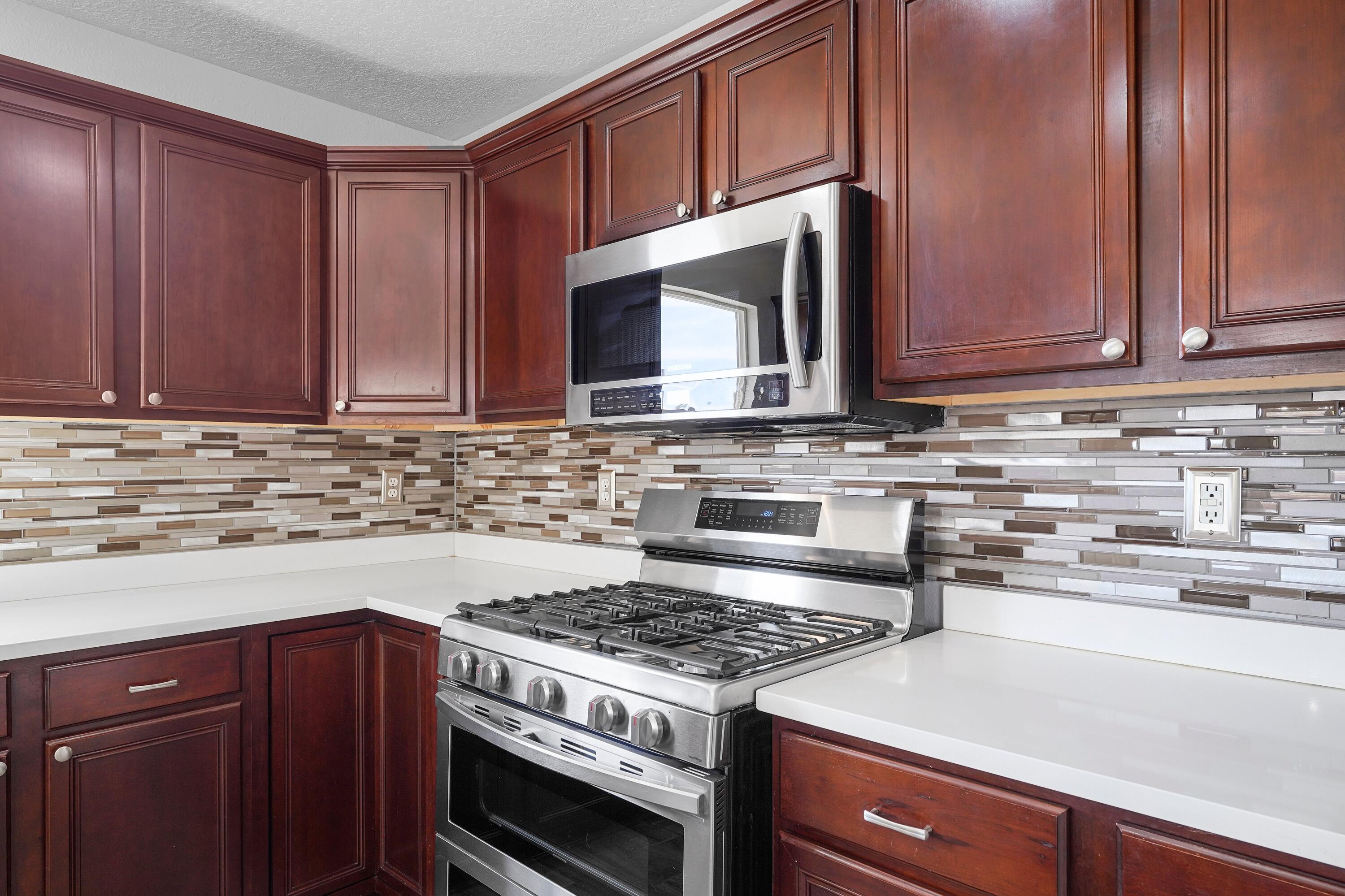 760 RAIN LILY Road SW