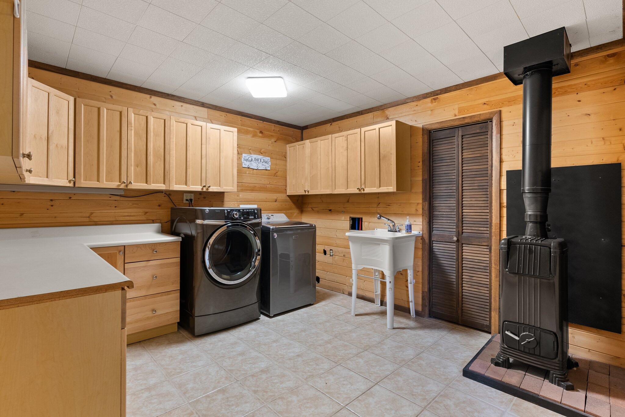 515 HAYSTACK Place