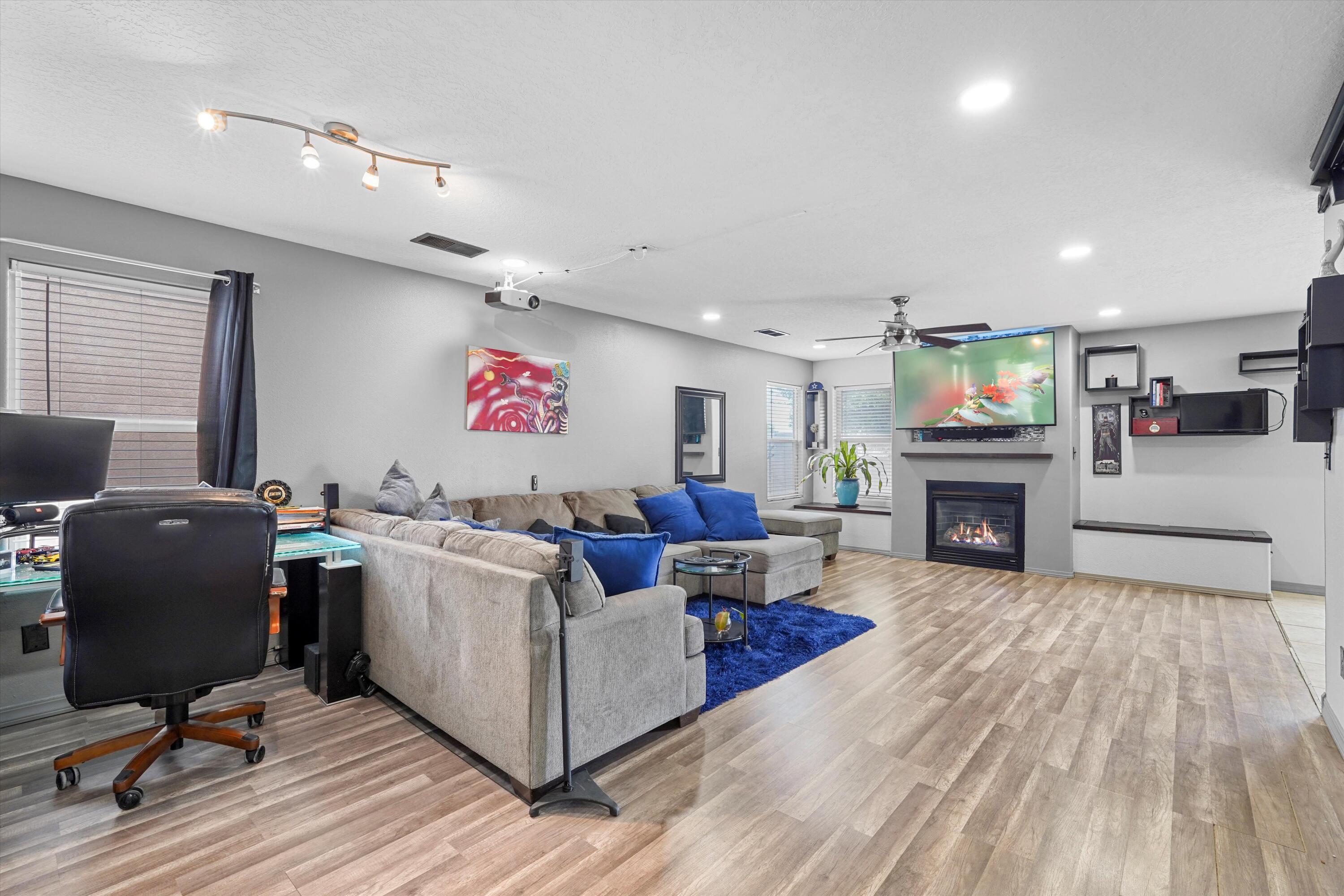 656 COTTONTAIL Street SW