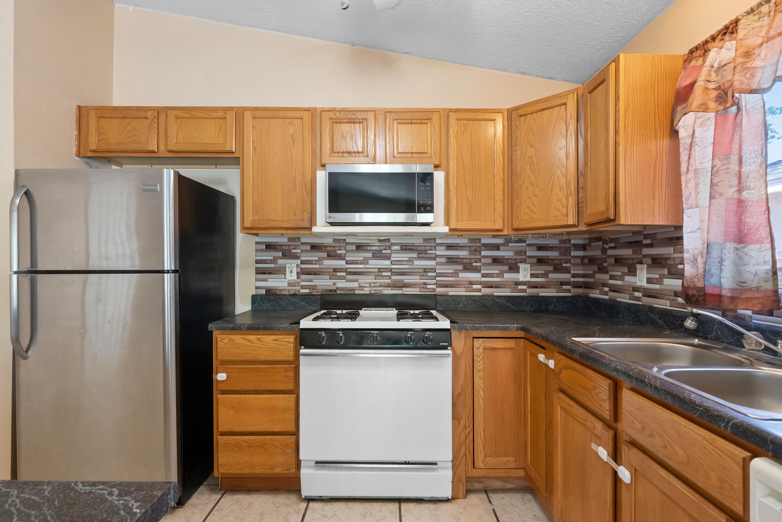 516 HARTMAN Drive SW