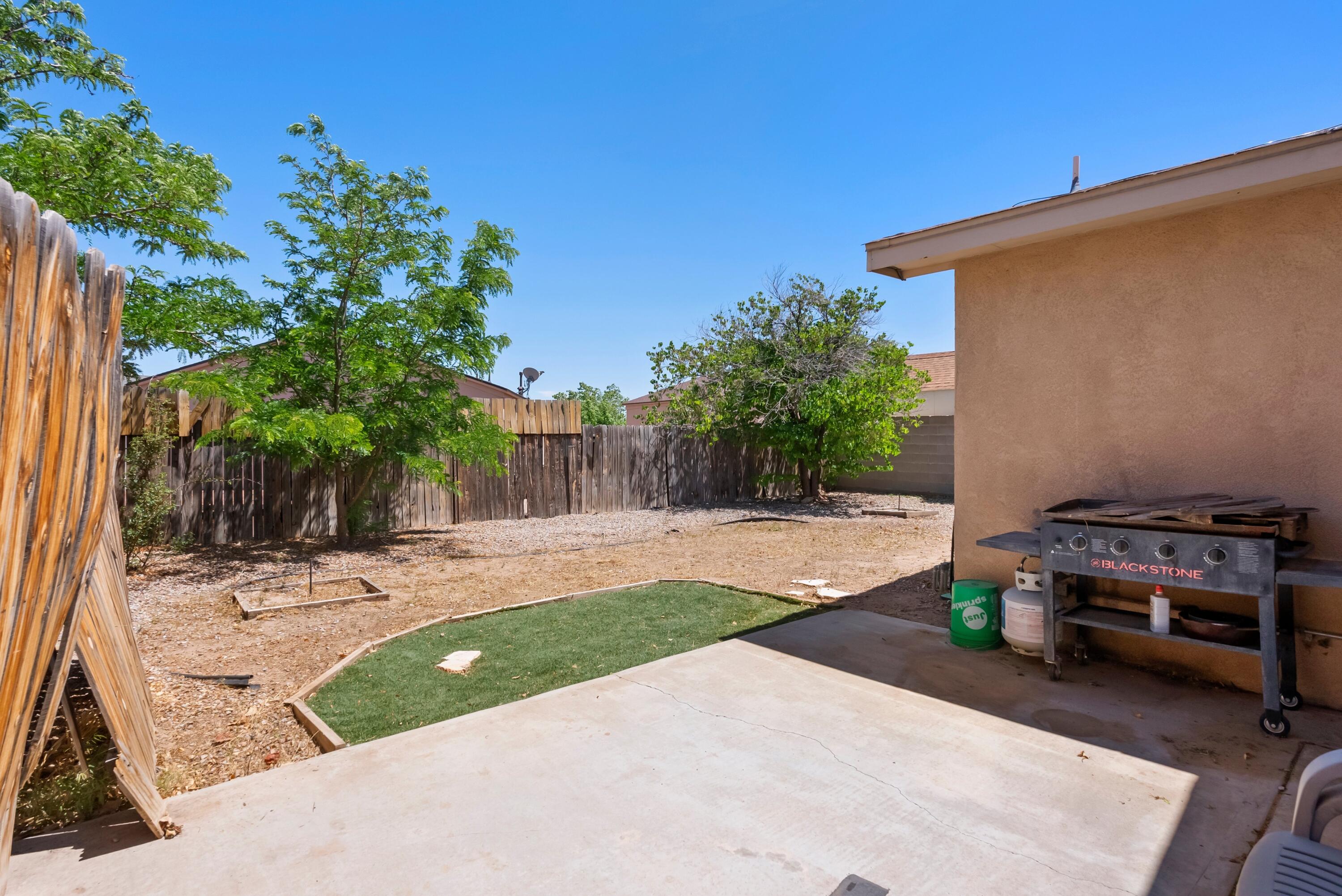 516 HARTMAN Drive SW