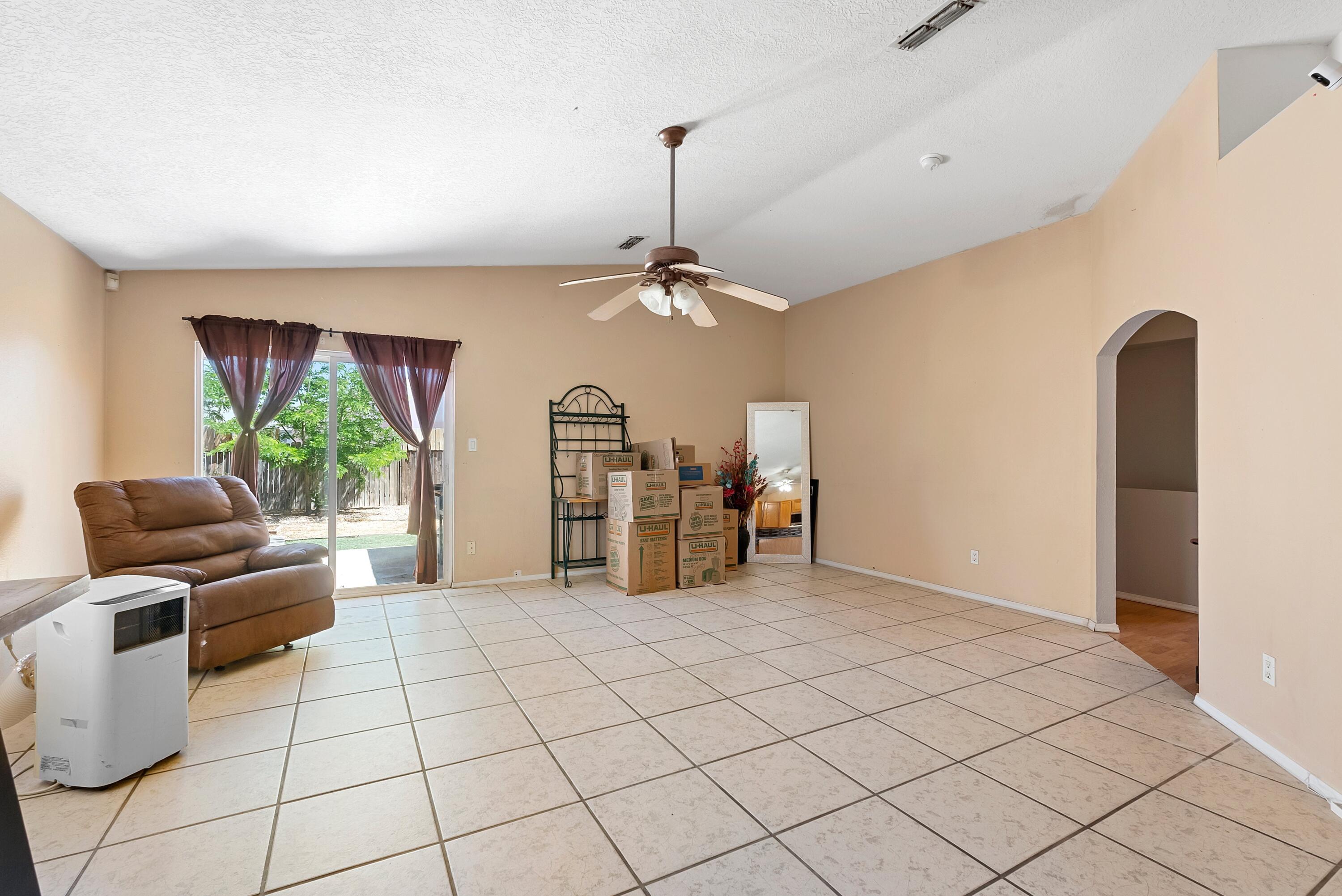 516 HARTMAN Drive SW