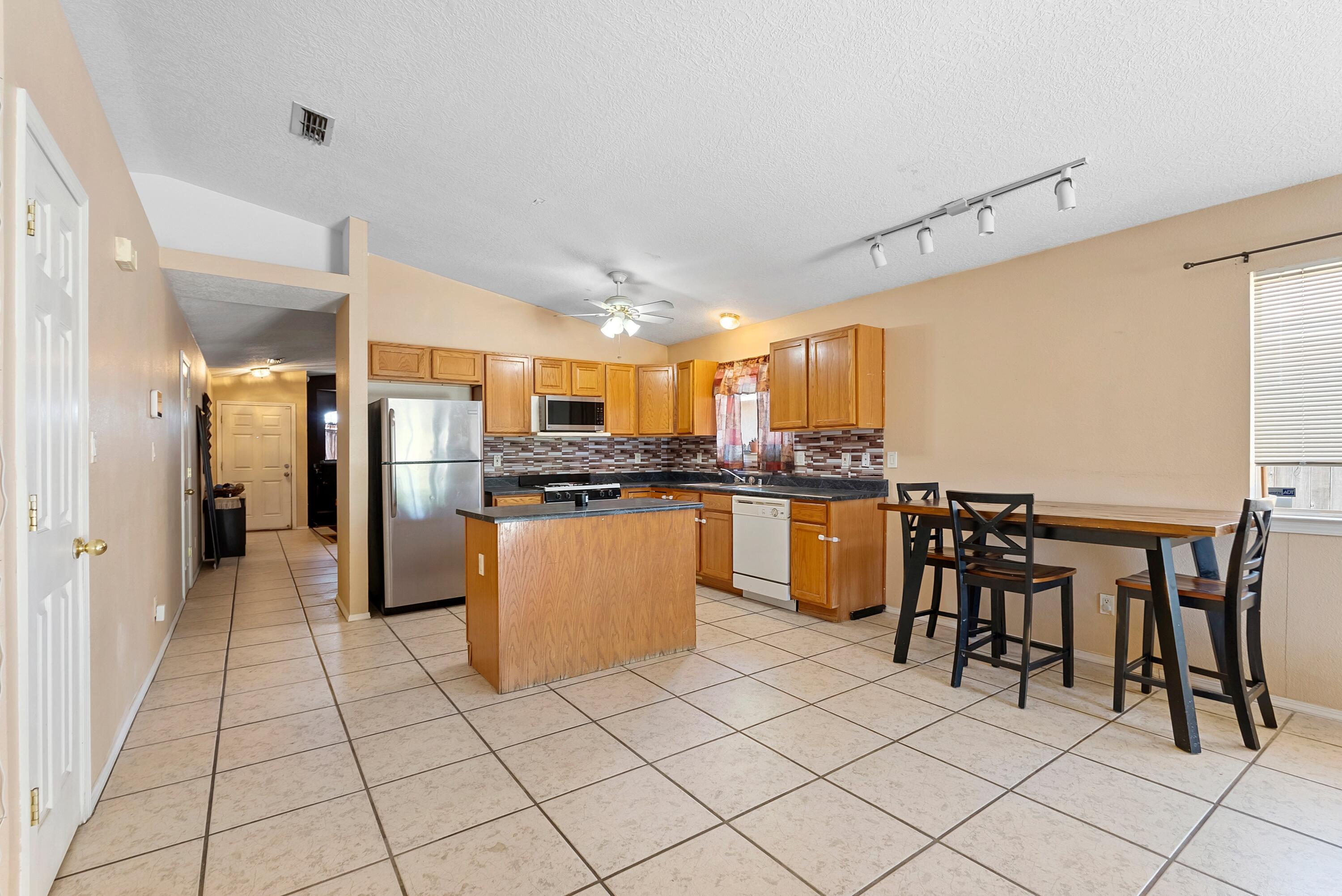 516 HARTMAN Drive SW