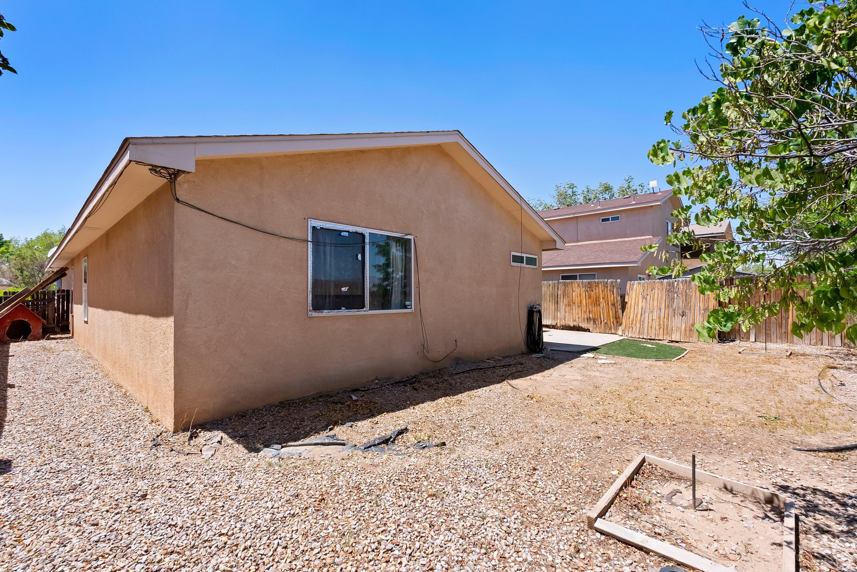 516 HARTMAN Drive SW