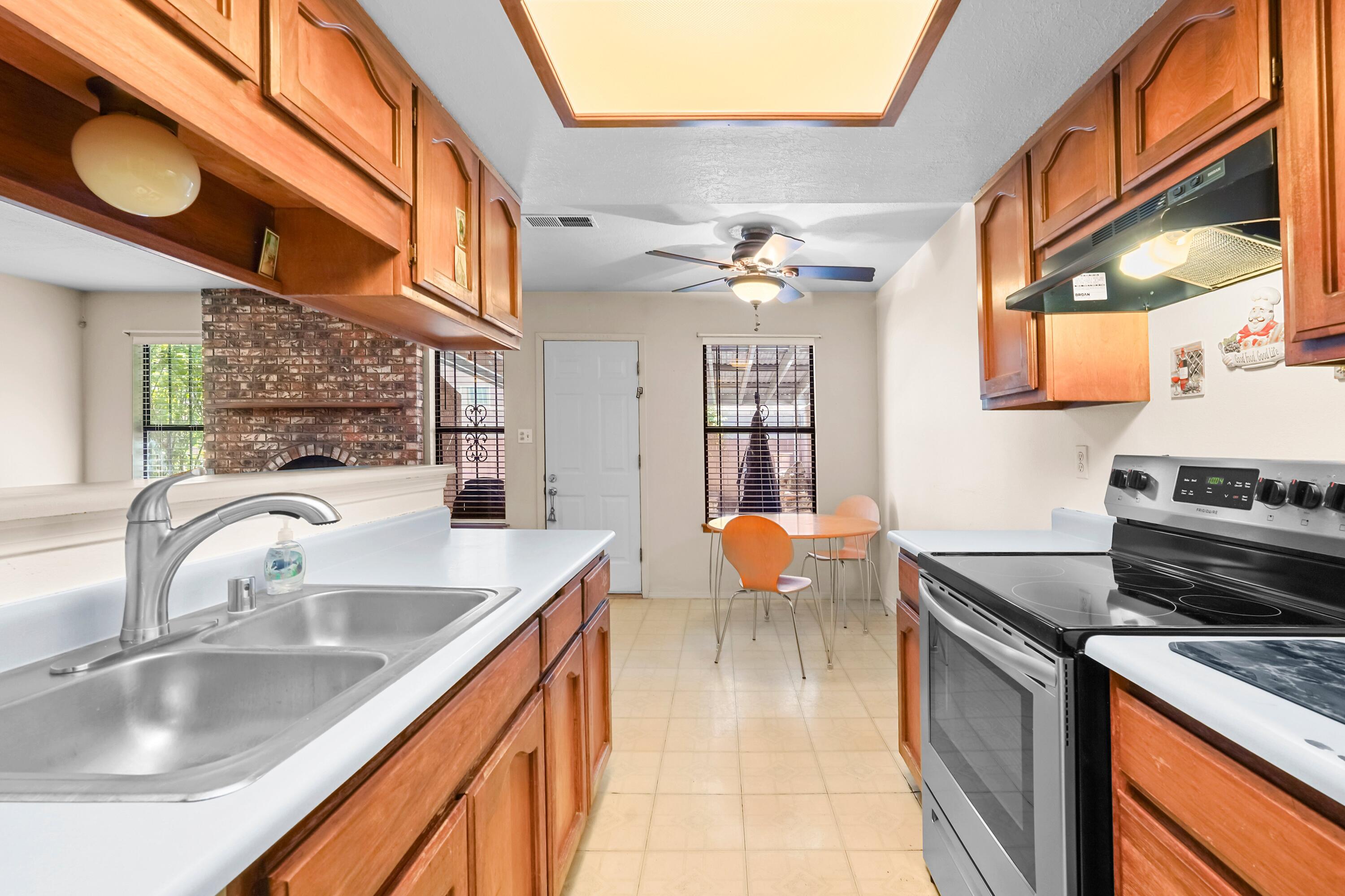 2826 BRIGHT STAR Drive NW