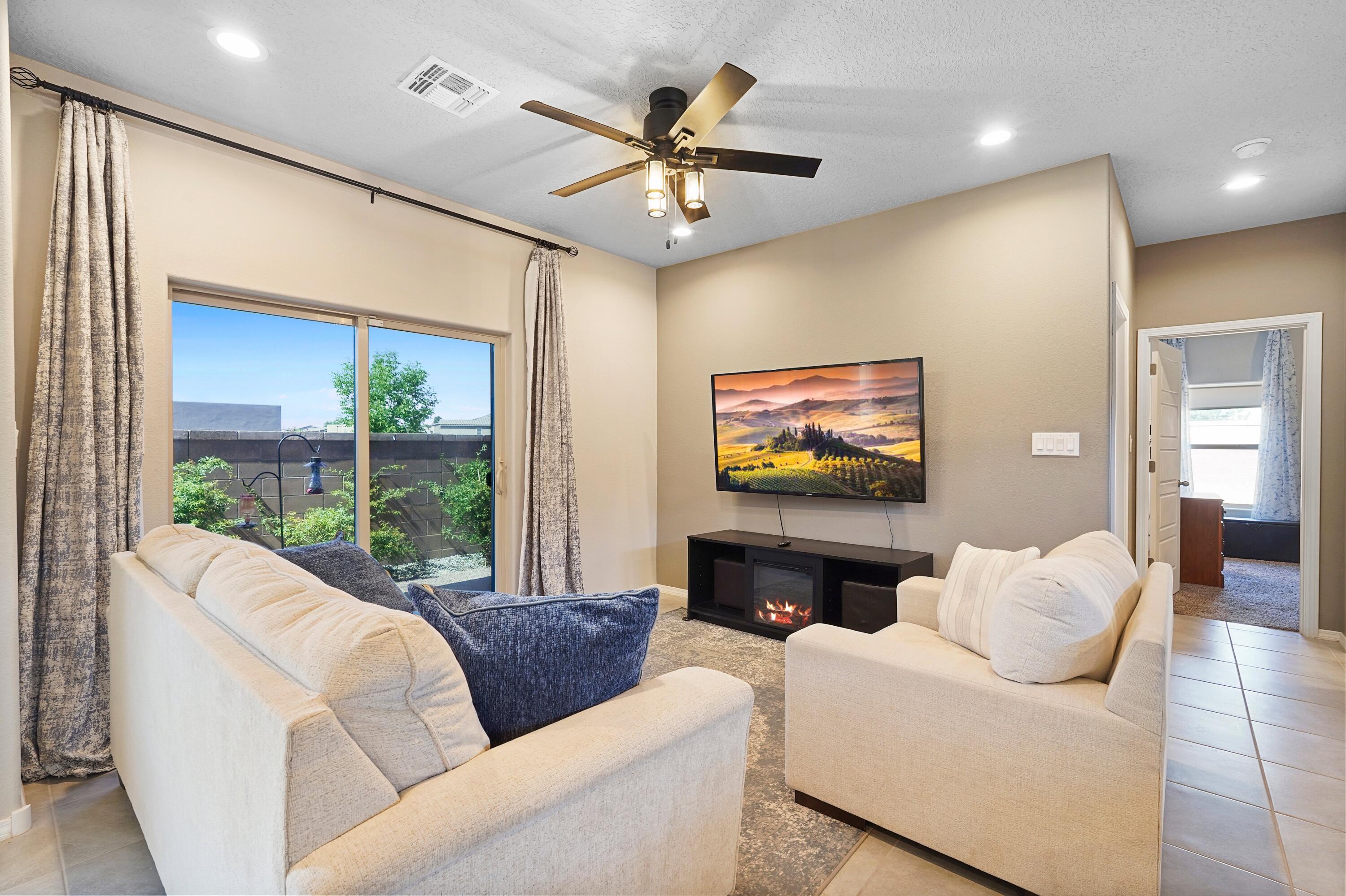 1672 TIERRA VERDE Loop