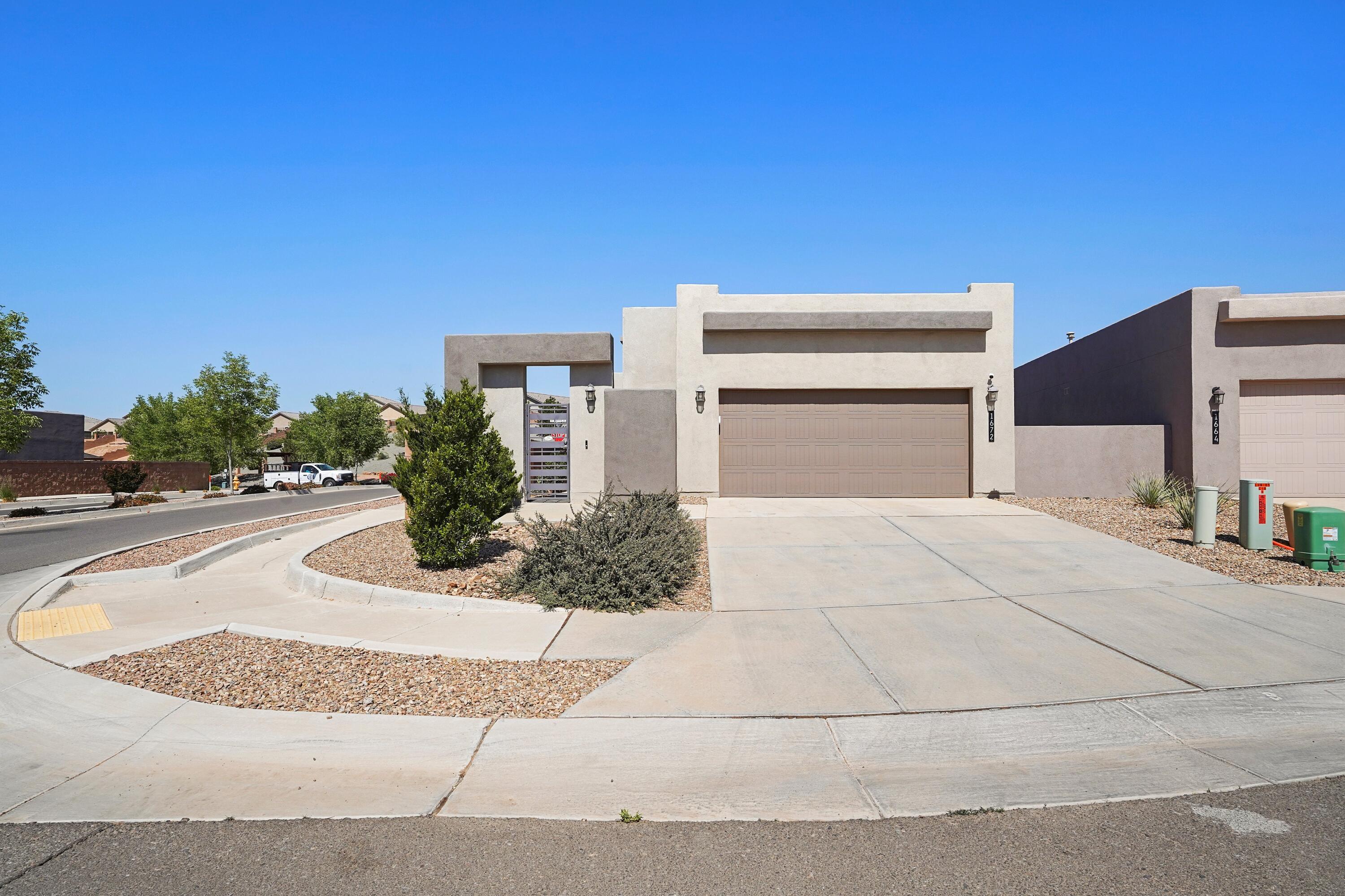 1672 TIERRA VERDE Loop