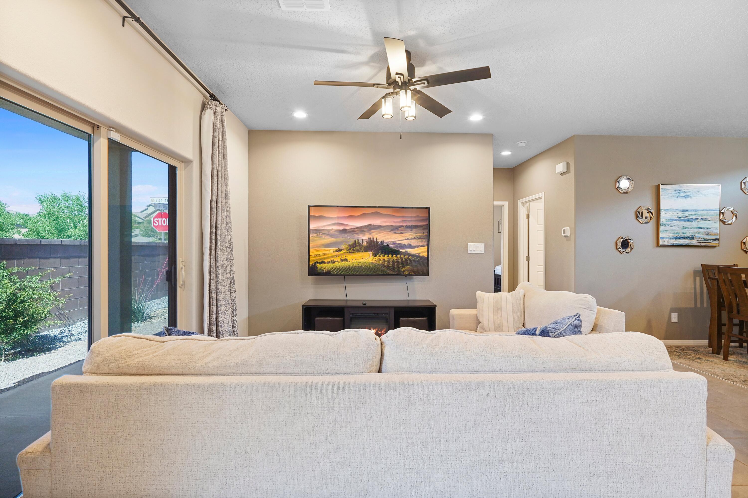 1672 TIERRA VERDE Loop