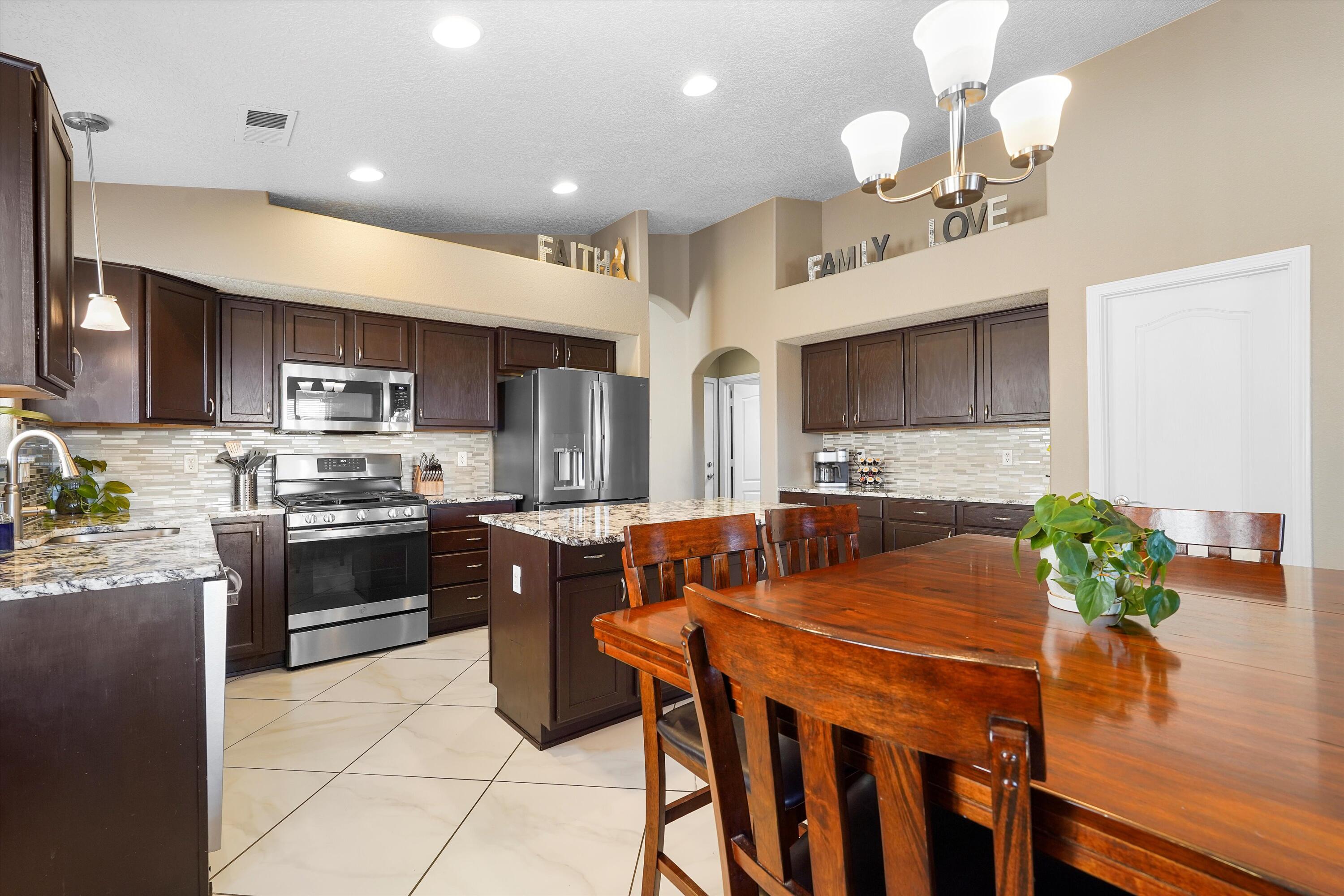 8031 CORN MOUNTAIN Place NW