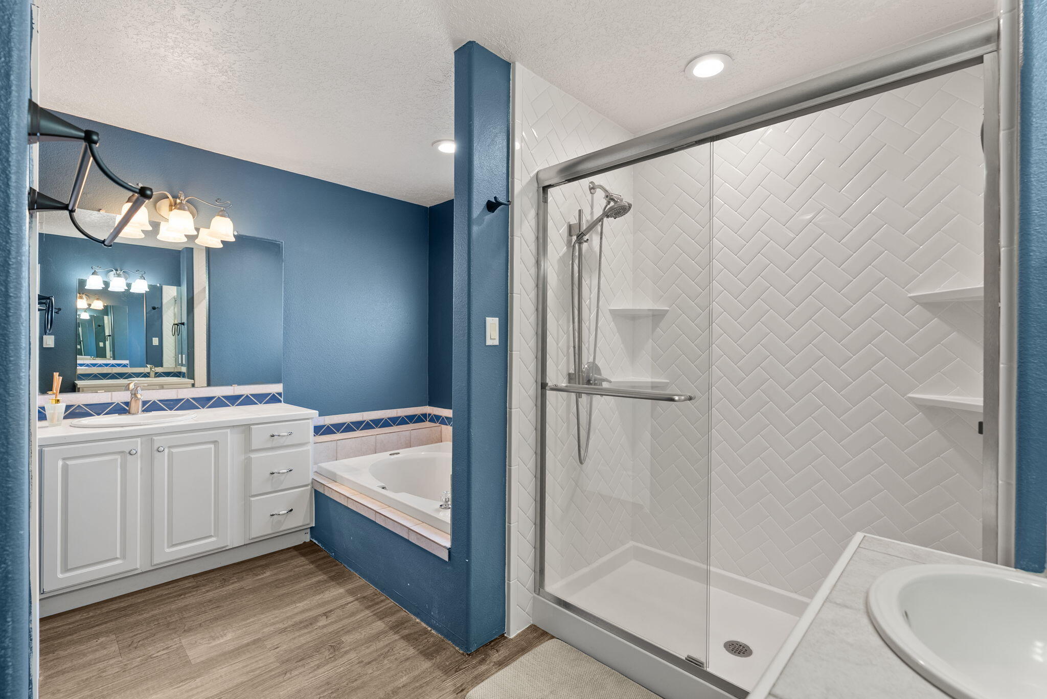 10904 SNOWBIRD Drive