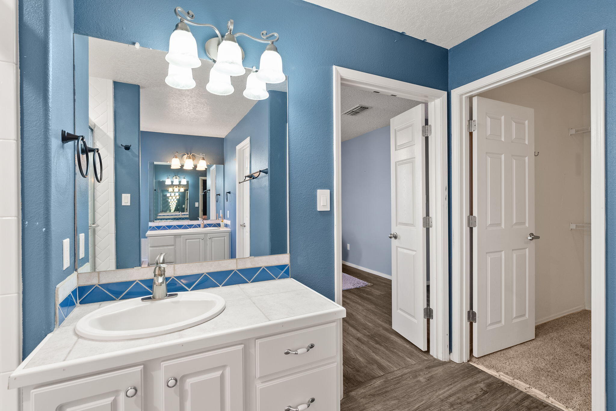 10904 SNOWBIRD Drive