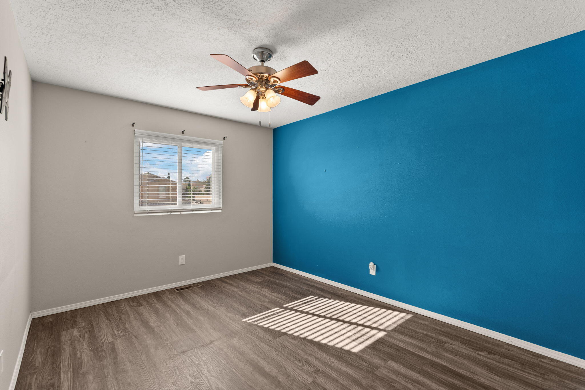 10904 SNOWBIRD Drive