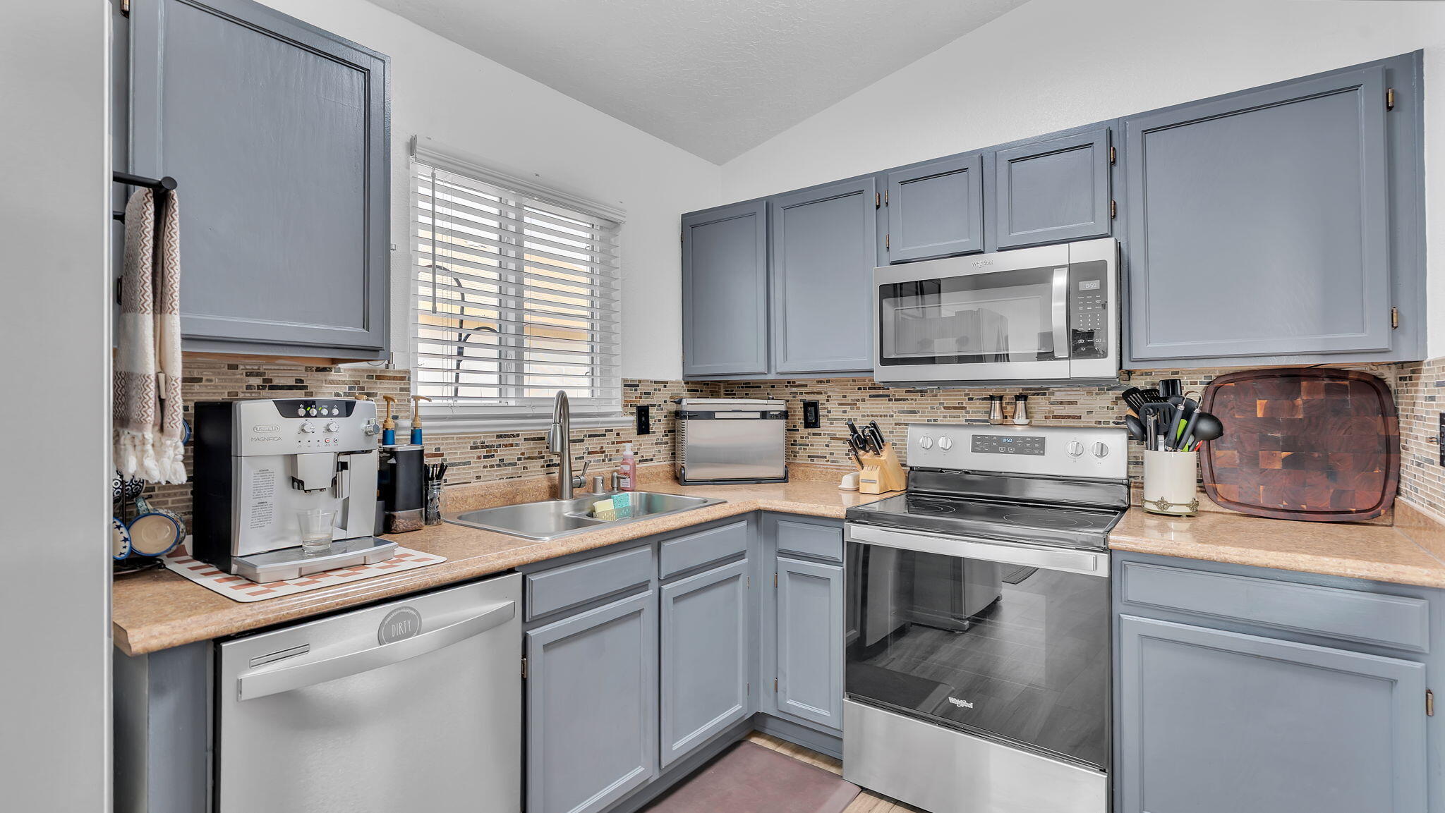 1093 CAMINO DEL REY Drive