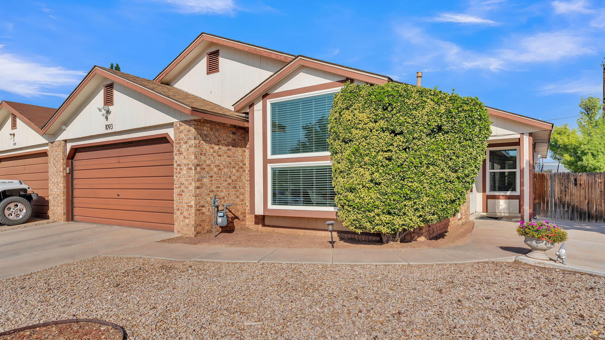 1093 CAMINO DEL REY Drive