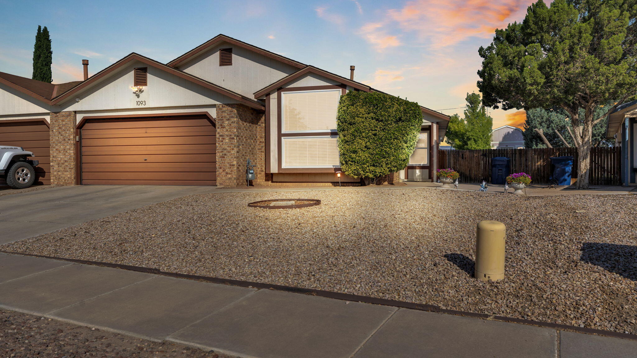 1093 CAMINO DEL REY Drive