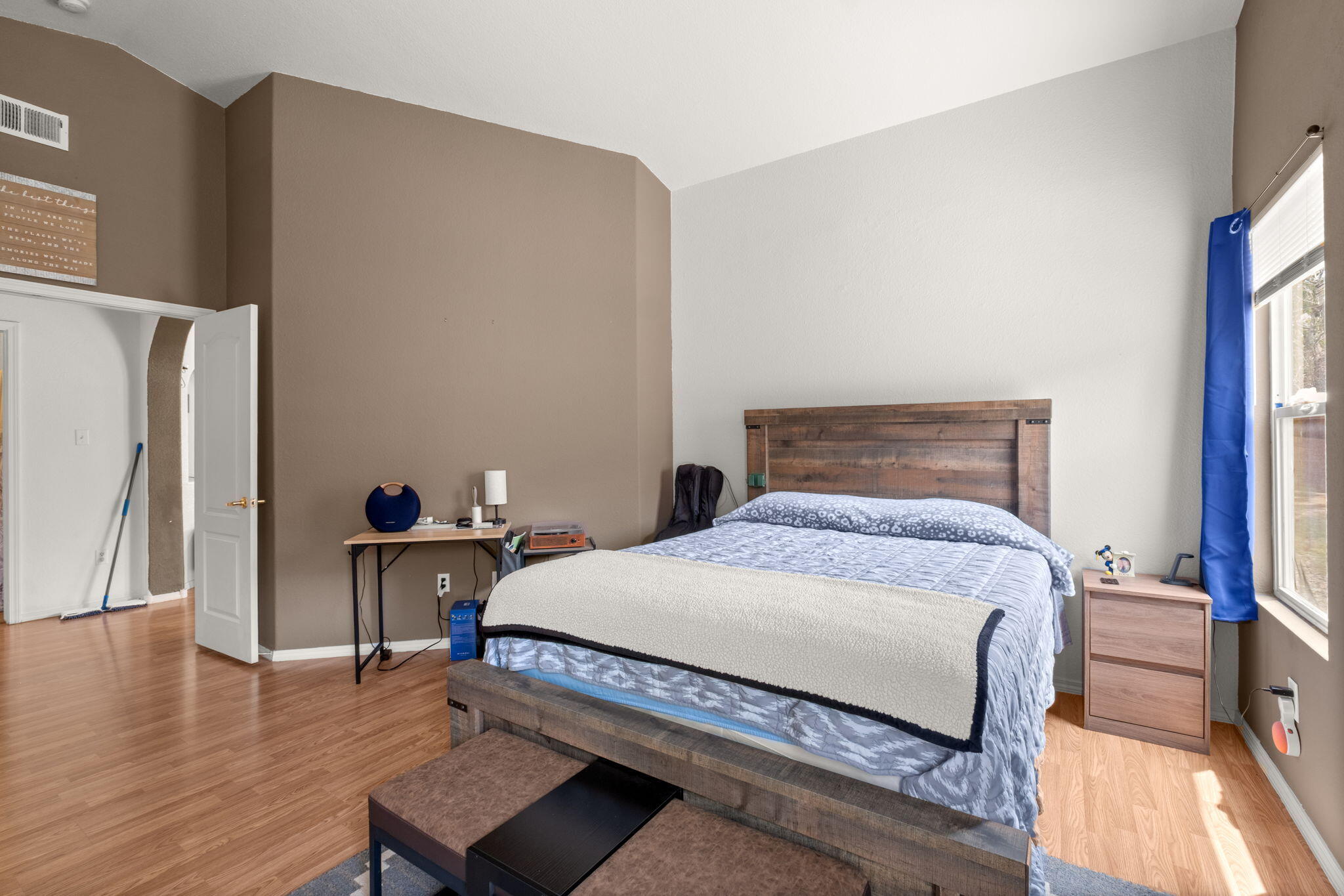 509 SUNNY MEADOWS Drive NE